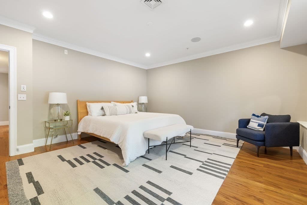 Condominium at 110 Park St # 5, Boston MA 02132, Boston, photo 11 of 17