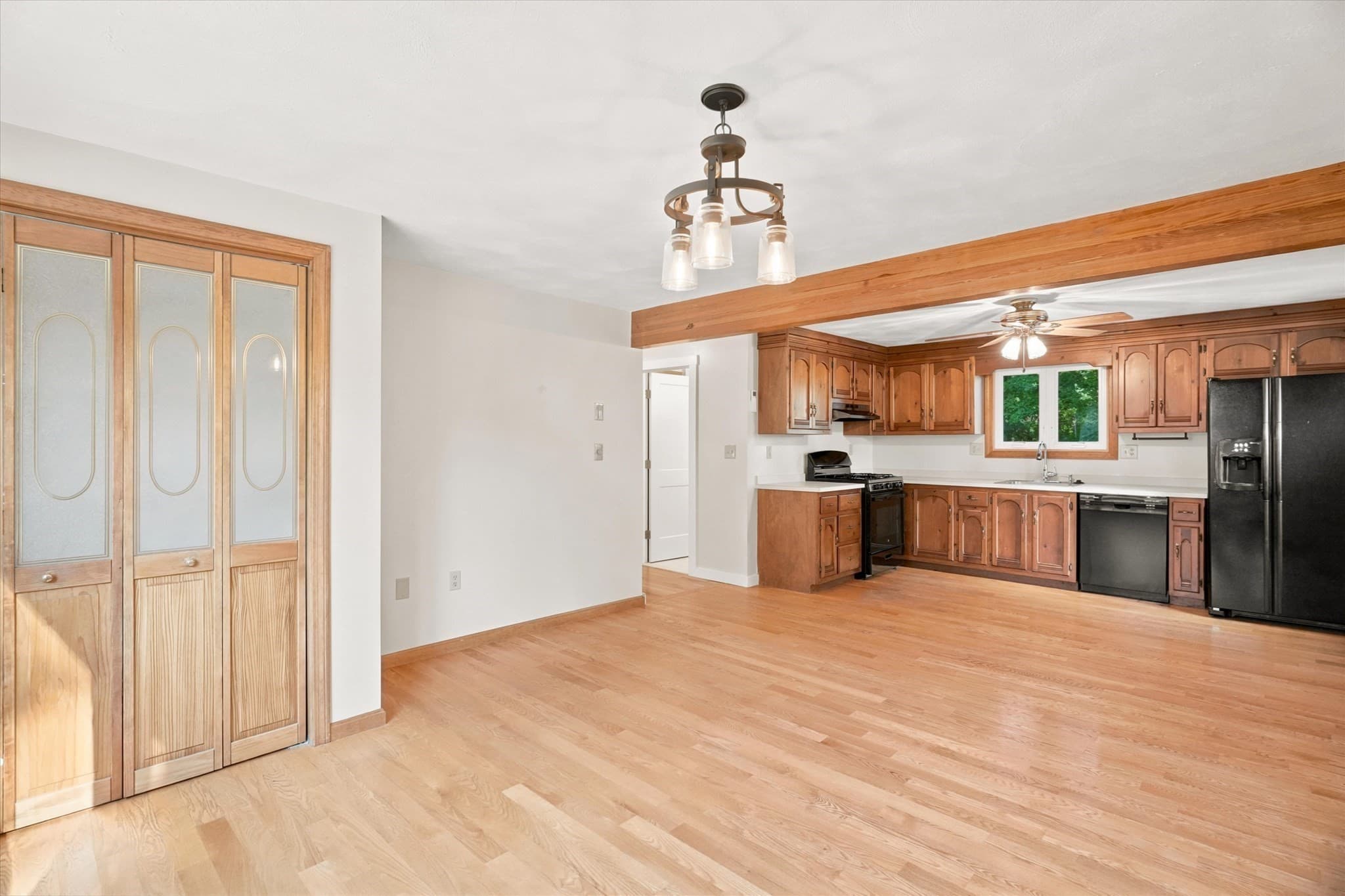 Single Family Residence at 21 Pumpkin Lane, Tewksbury MA 01876, Tewksbury, photo 4 of 42