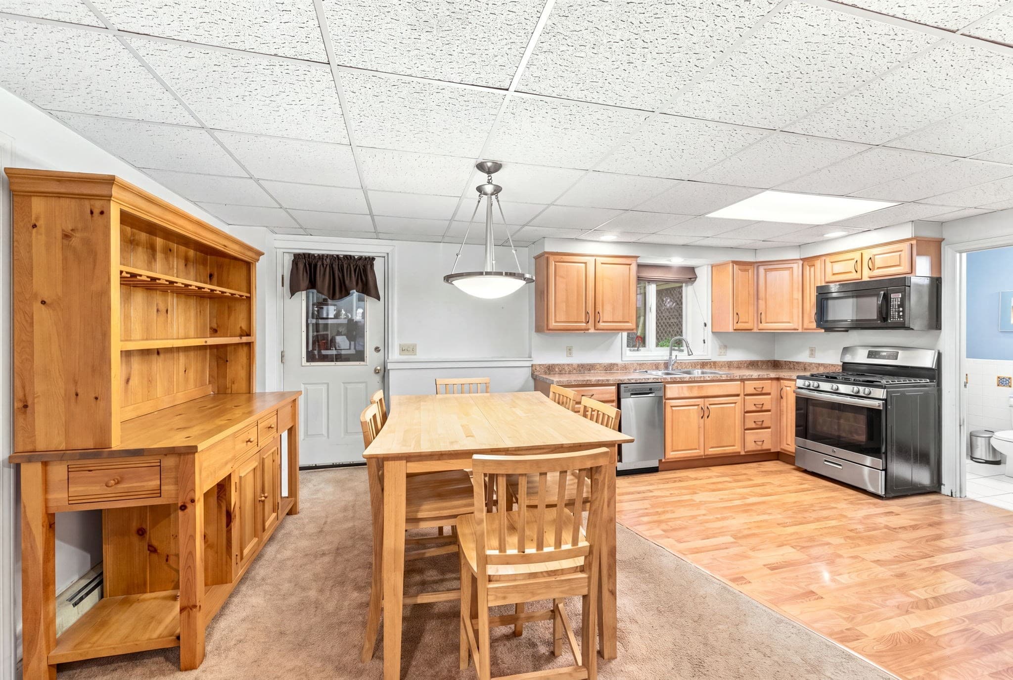 Single Family Residence at 100 Spring Water Dr, Woonsocket RI 02895, Woonsocket, photo 32 of 42