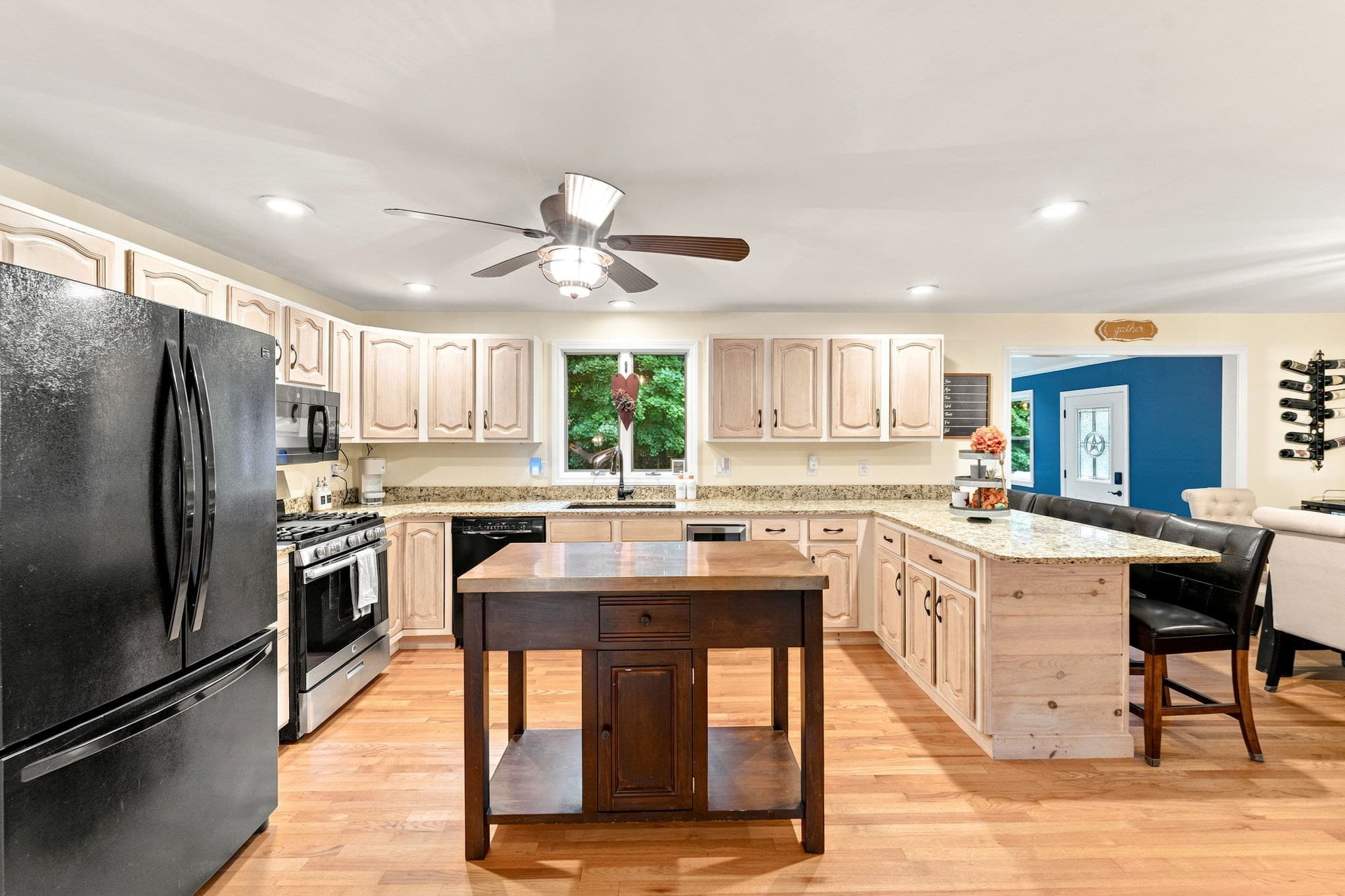 Single Family Residence at 100 Spring Water Dr, Woonsocket RI 02895, Woonsocket, photo 11 of 42