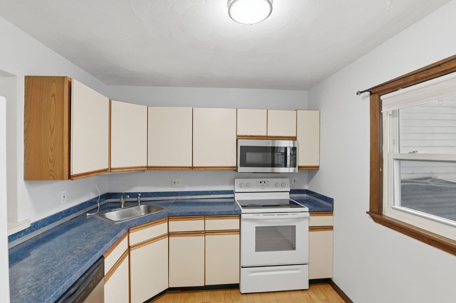 Condominium at 279 Farrington St # 1, Quincy MA 02170, Quincy, photo 13 of 37
