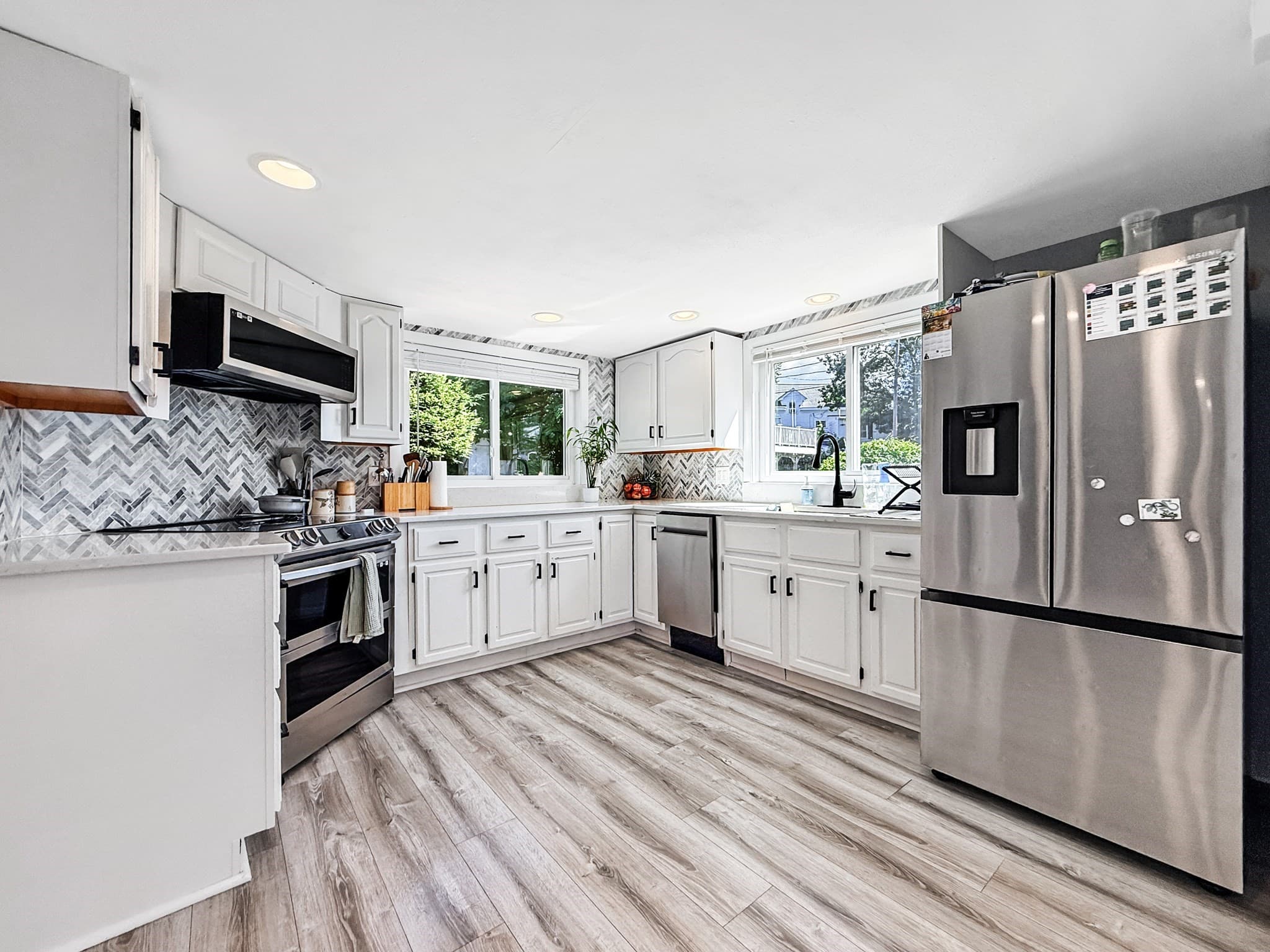 Single Family Residence at 158 Jenness St, Lynn MA 01904, Lynn, photo 8 of 38