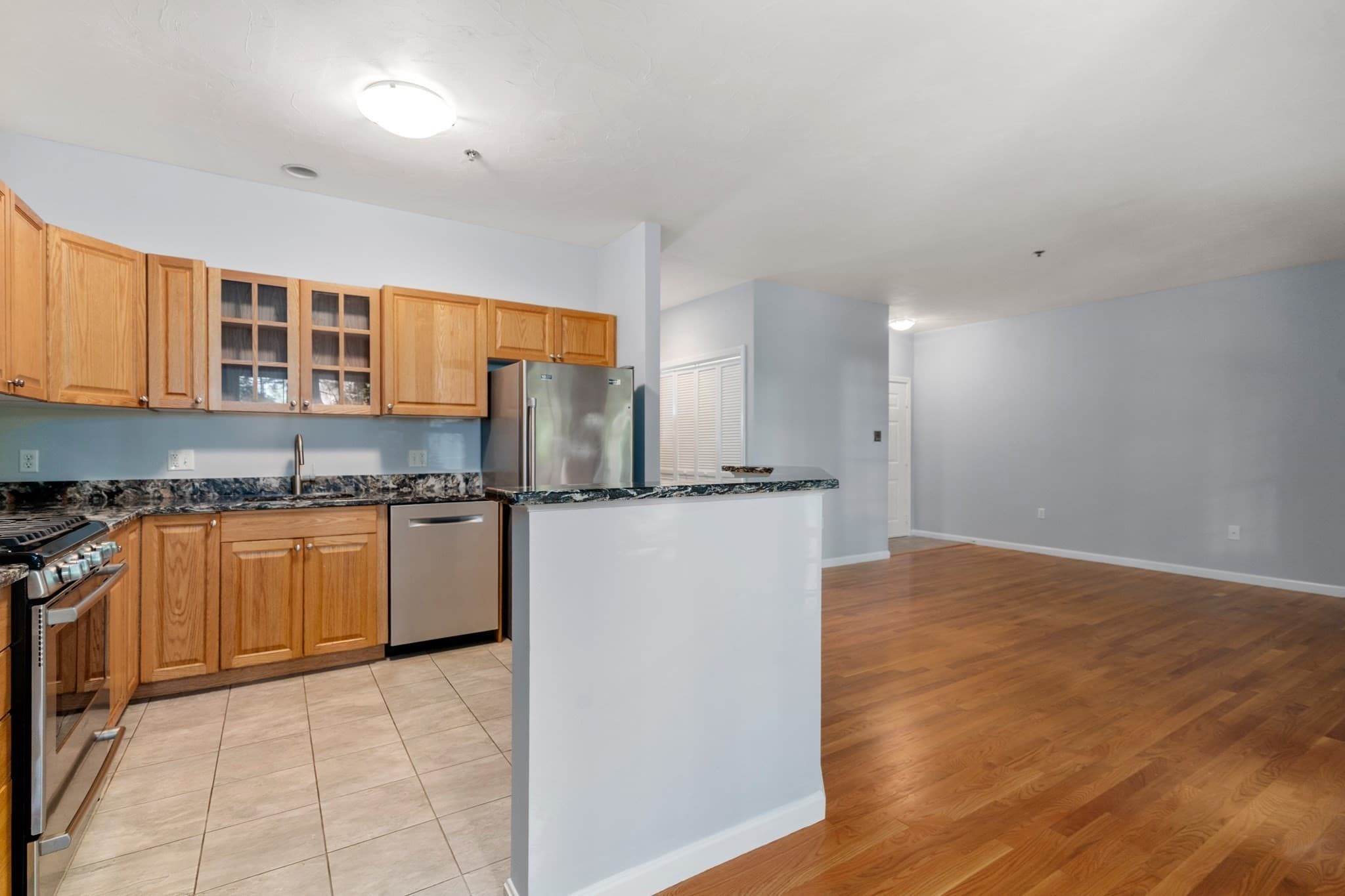 Condominium at 36 Cambridge Road # 32, Woburn MA 01801, Woburn, photo 7 of 13