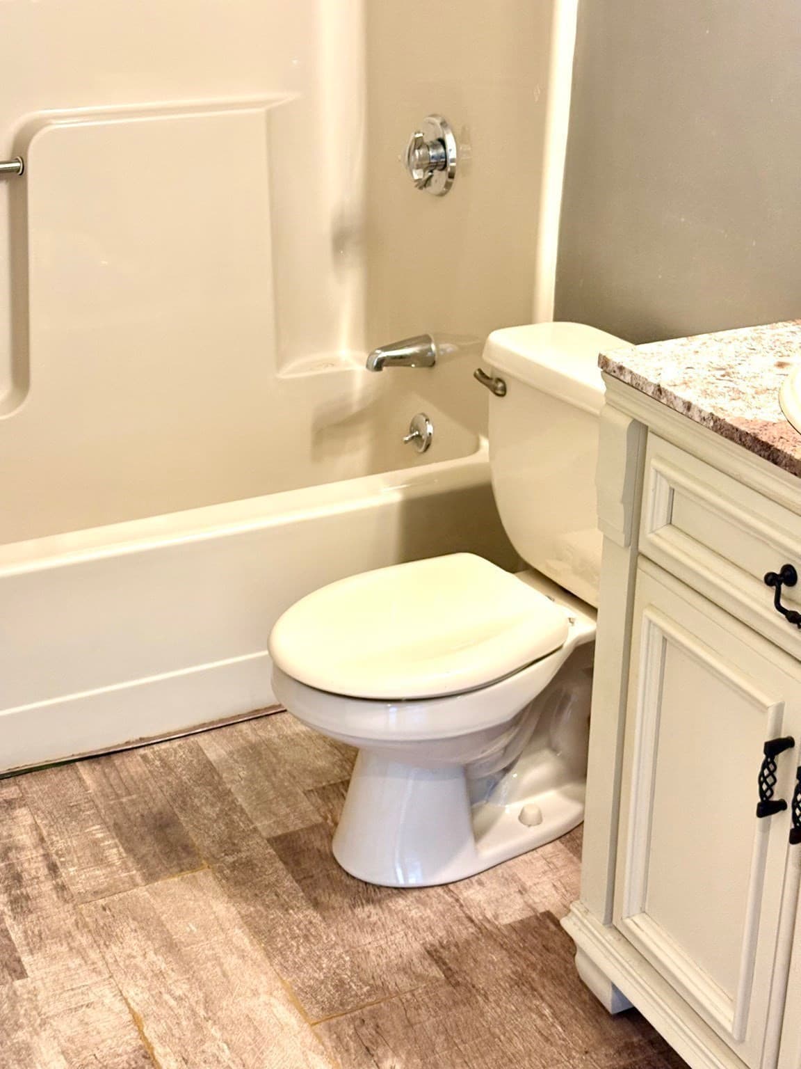Condominium at 81 Hunters Run Place # 81, Haverhill MA 01832, Haverhill, photo 6 of 11