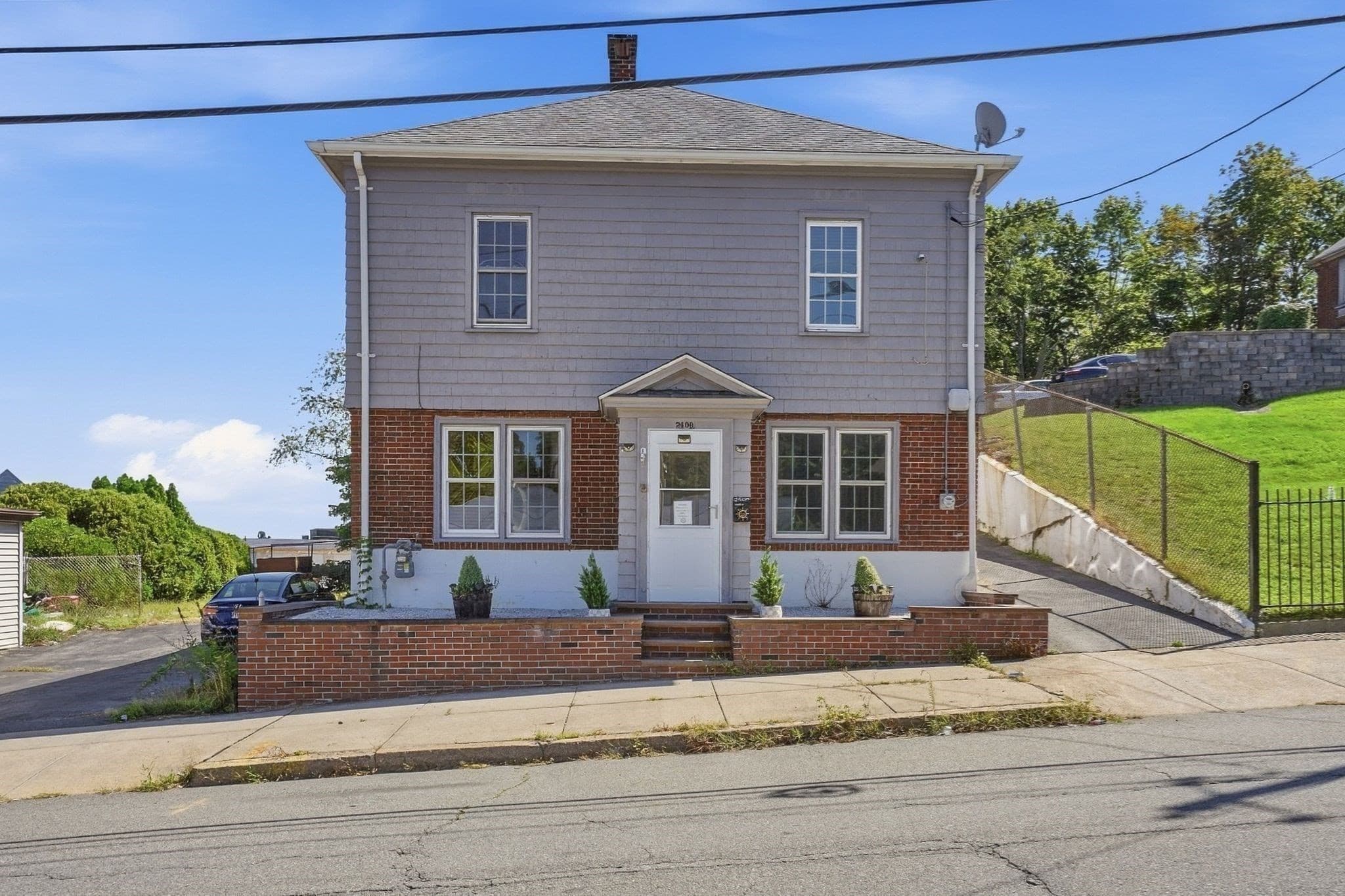 Single Family Residence at 2400 South Main St, Fall River MA 02724, Fall River, photo 3 of 35