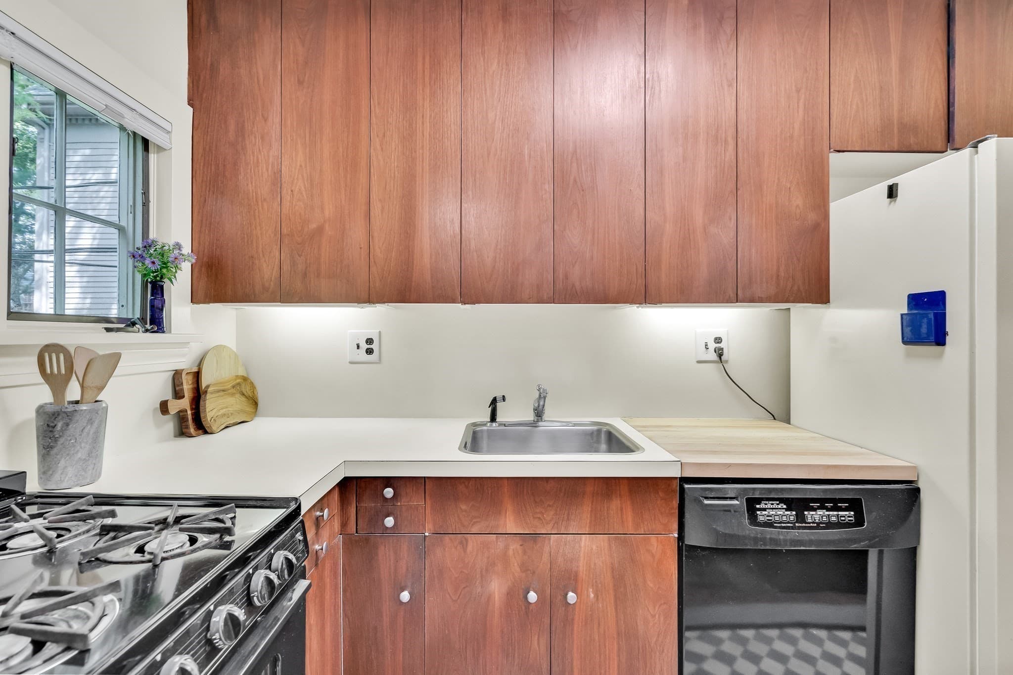 Single Family Residence at 11 Sparks Street, Cambridge MA 02140, Cambridge, photo 8 of 27
