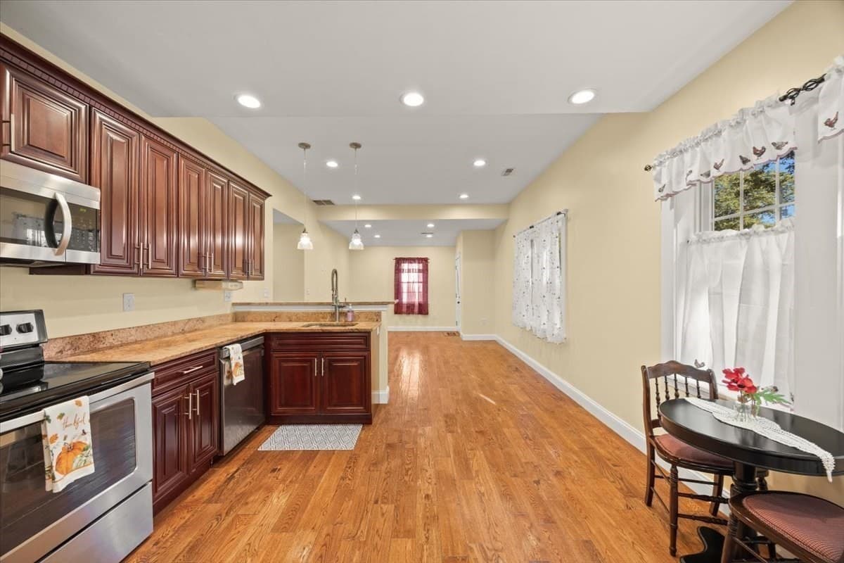 Single Family Residence at 5 Wyman Rd, Randolph MA 02368, Randolph, photo 7 of 16
