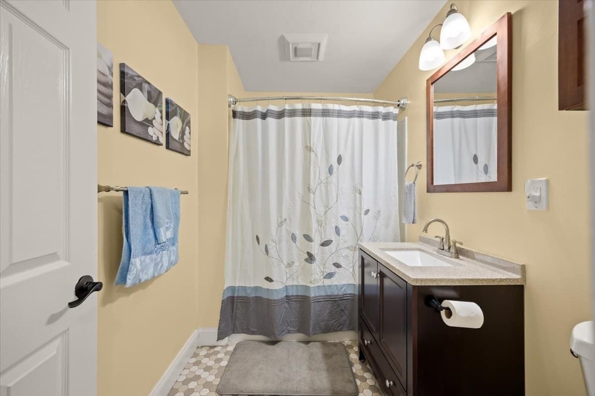 Single Family Residence at 5 Wyman Rd, Randolph MA 02368, Randolph, photo 8 of 16