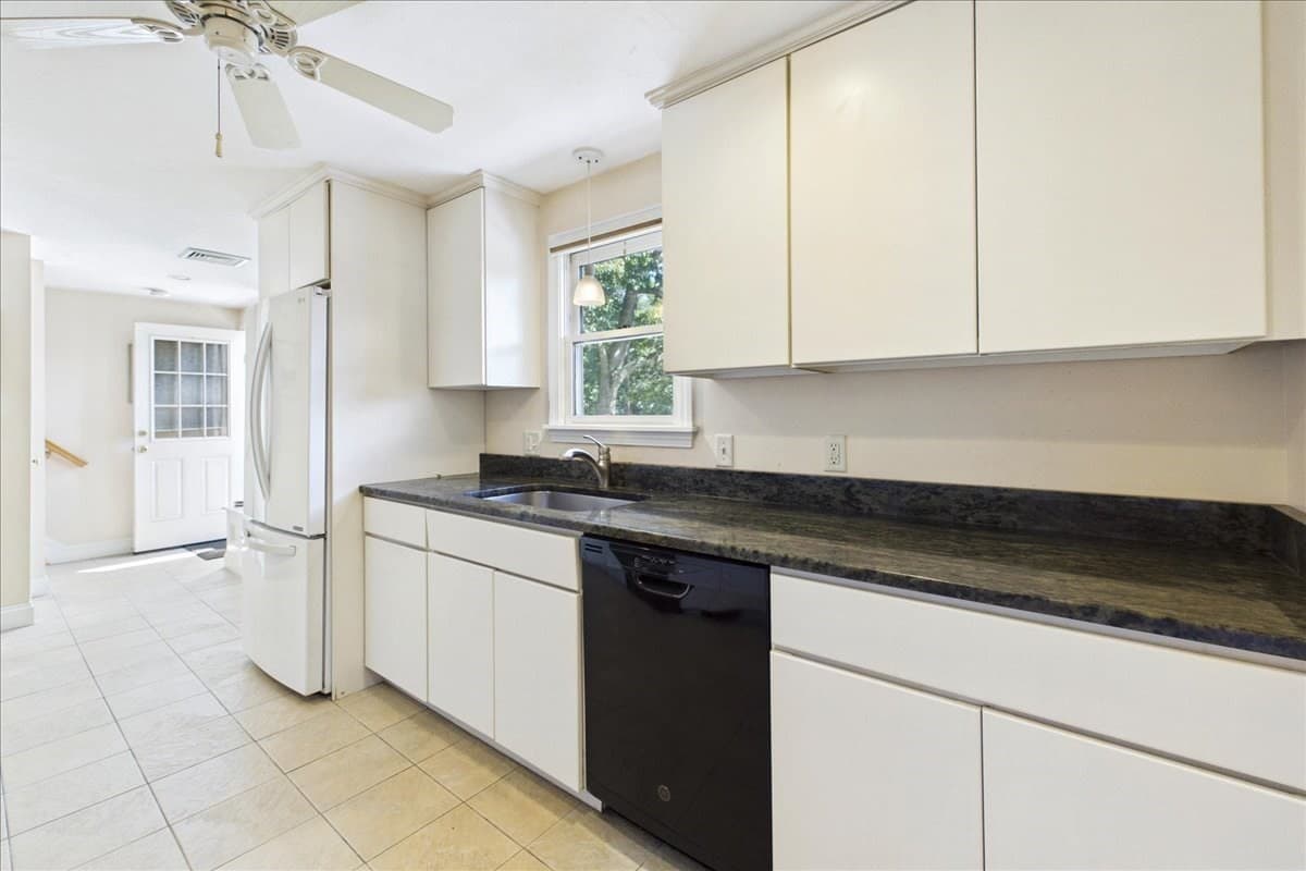 Single Family Residence at 458 Essex Street, Weymouth MA 02188, Weymouth, photo 5 of 41