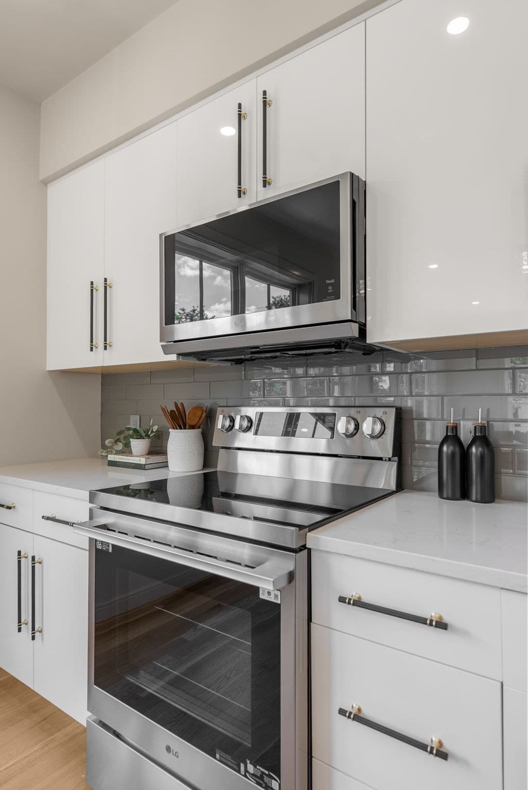 Condominium at 50 Bradeen # 2, Boston MA 02131, Boston, photo 23 of 29