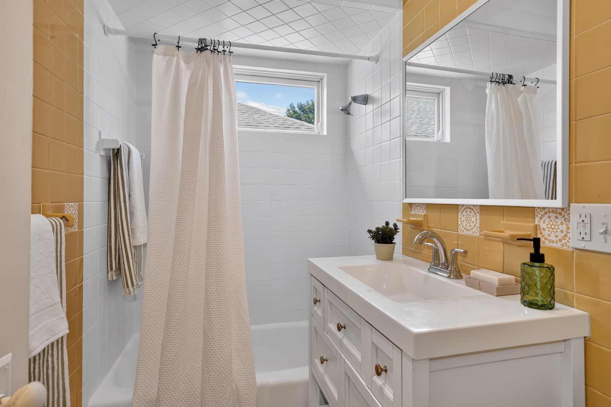 Condominium at 330 Charles River Rd # 330, Watertown MA 02472, Watertown, photo 21 of 38