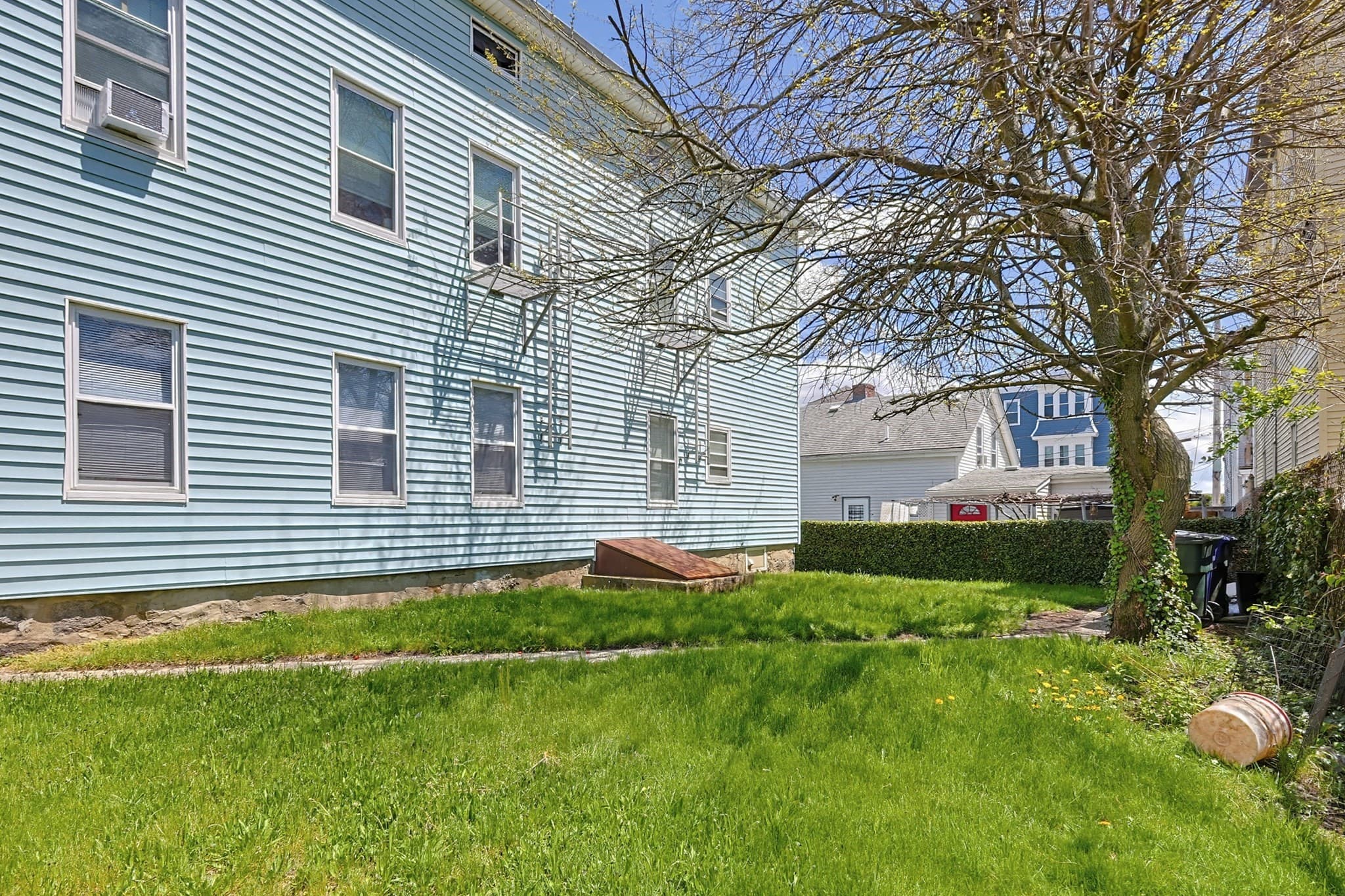 5+ Family - 5+ Units Up/Down at 23 Brow Street, Fall River MA 02721, Fall River, photo 4 of 5