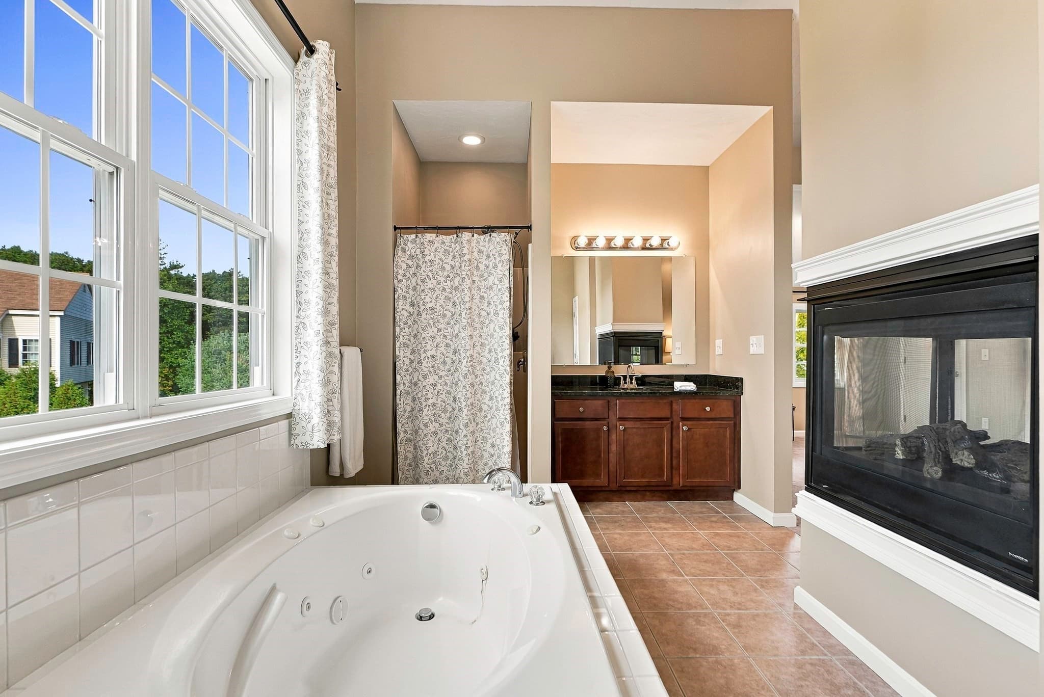 Condominium at 4 Paul Revere # 4, Hopkinton MA 01748, Hopkinton, photo 17 of 33