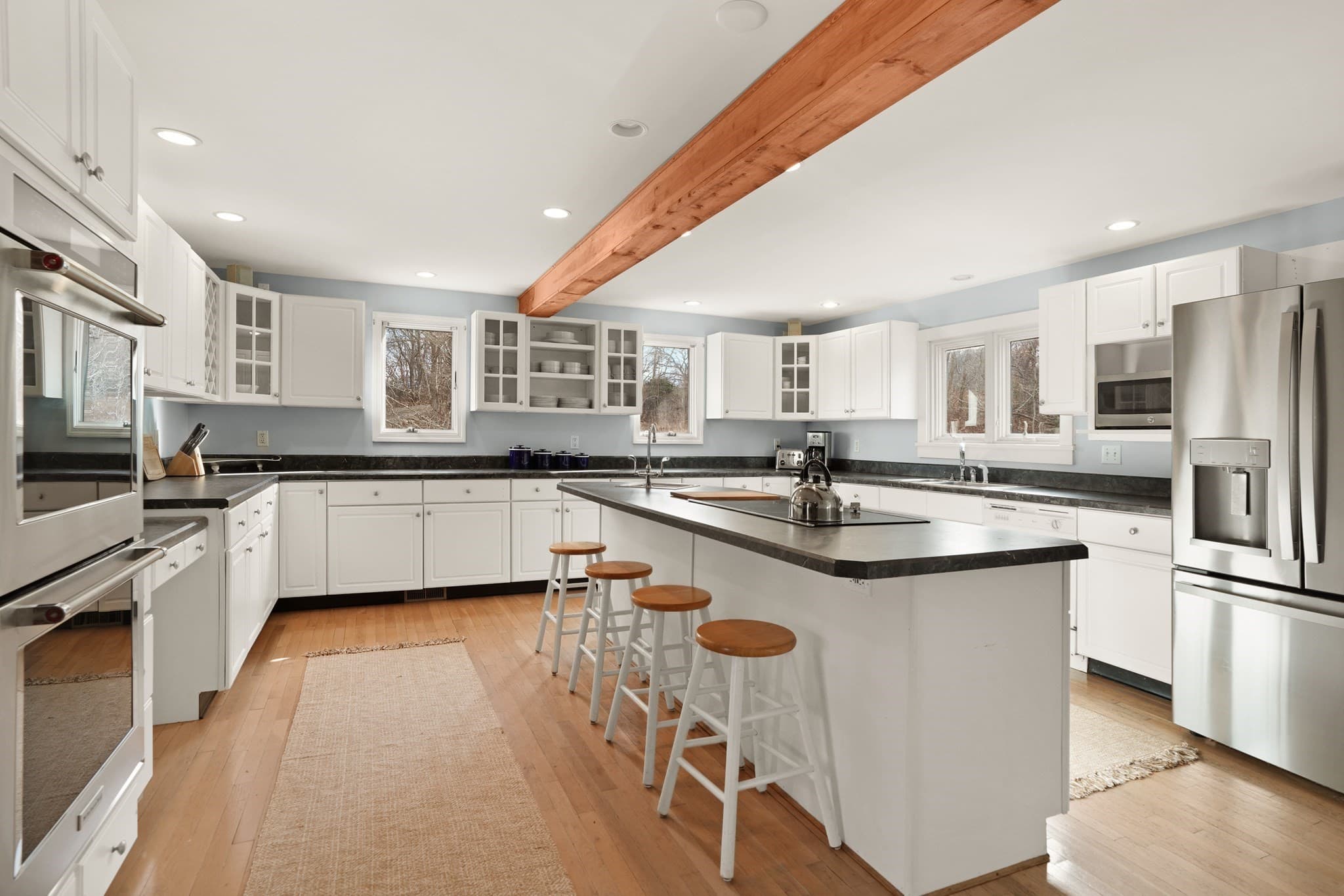 Single Family Residence at 8 Jeffers Way, Aquinnah MA 02535, Aquinnah, photo 7 of 42