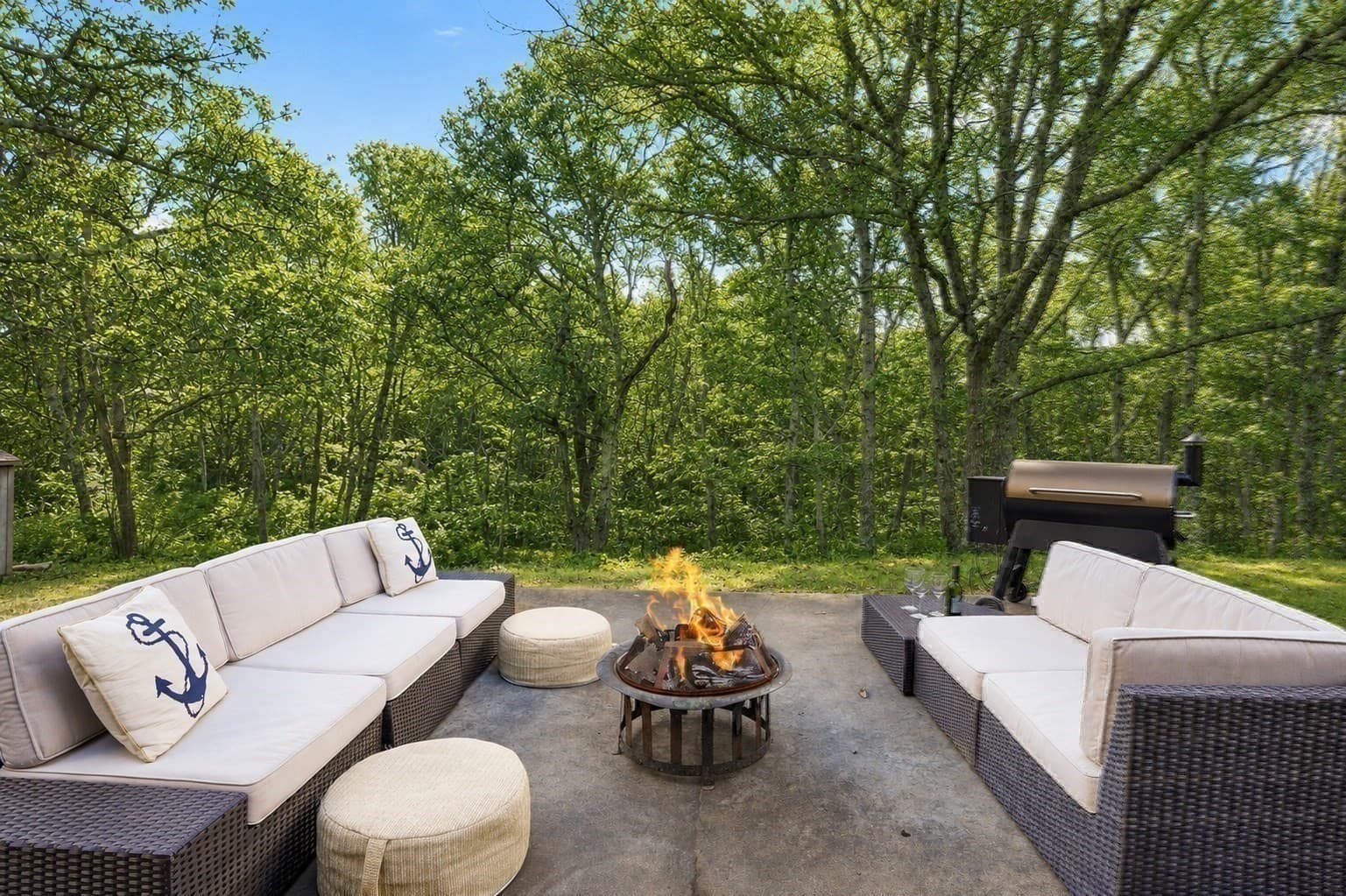 Single Family Residence at 8 Jeffers Way, Aquinnah MA 02535, Aquinnah, photo 34 of 42
