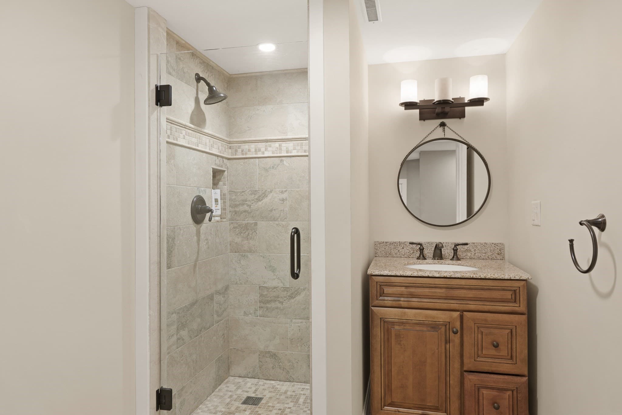 Single Family Residence at 8 Jeffers Way, Aquinnah MA 02535, Aquinnah, photo 35 of 42