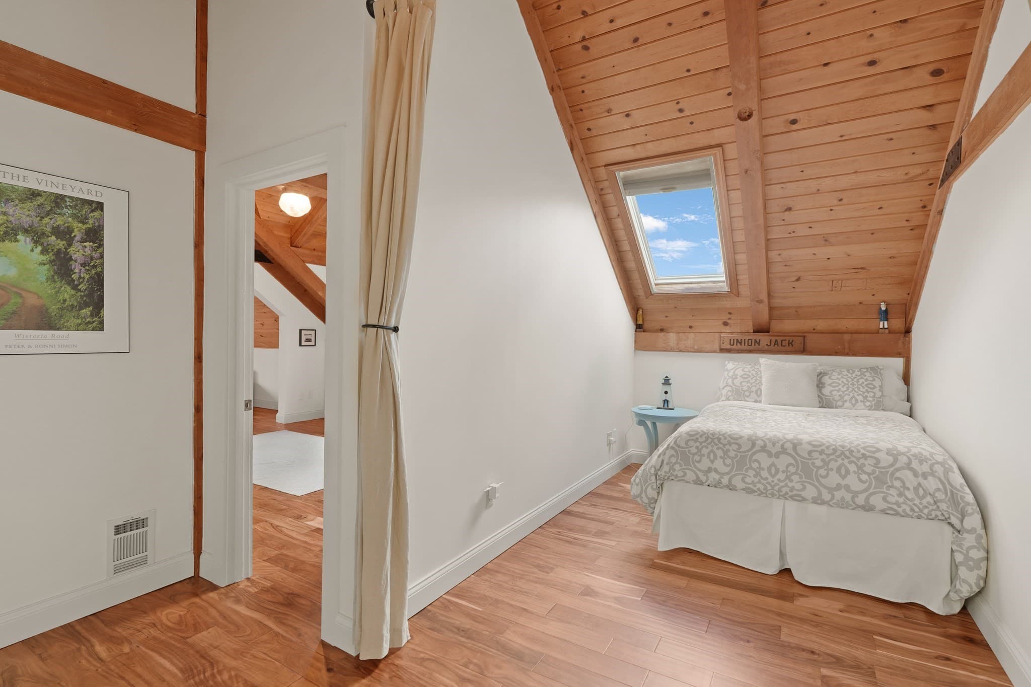 Single Family Residence at 8 Jeffers Way, Aquinnah MA 02535, Aquinnah, photo 21 of 42