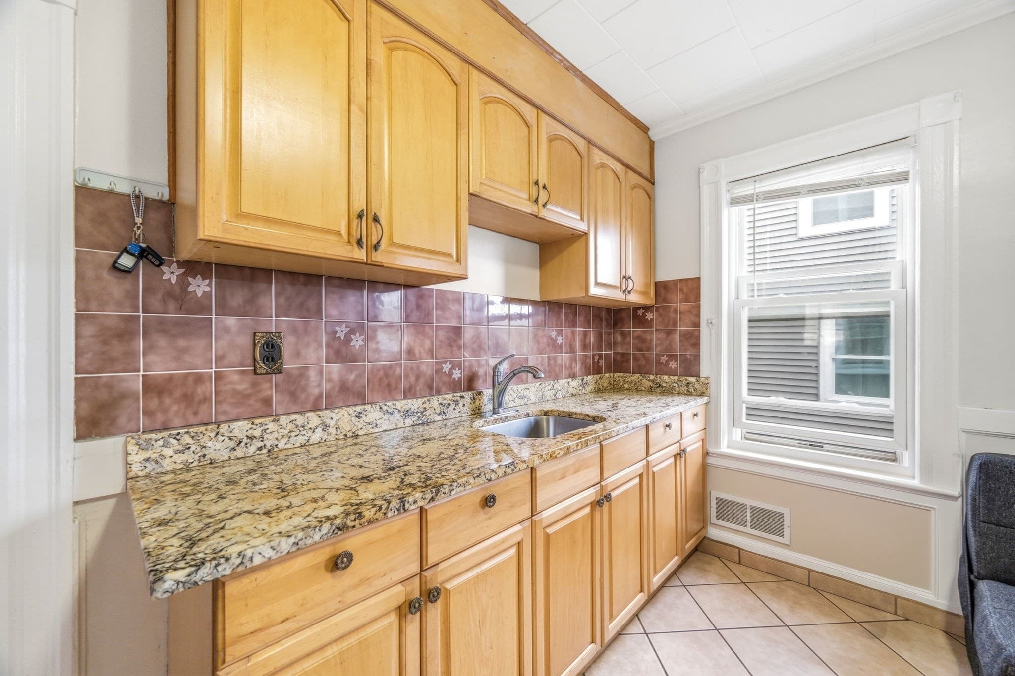 2 Family - 2 Units Up/Down at 91 Pomona Street, Revere MA 02151, Revere, photo 8 of 42