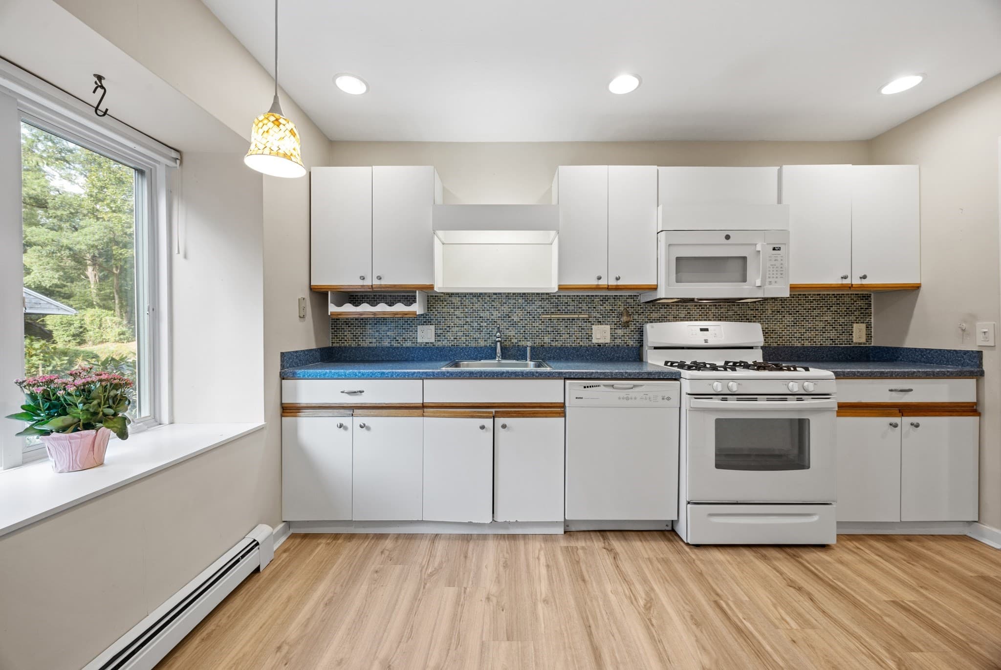 Condominium at 4 Apple Mew # 4, Sandwich MA 02563, Sandwich, photo 23 of 38