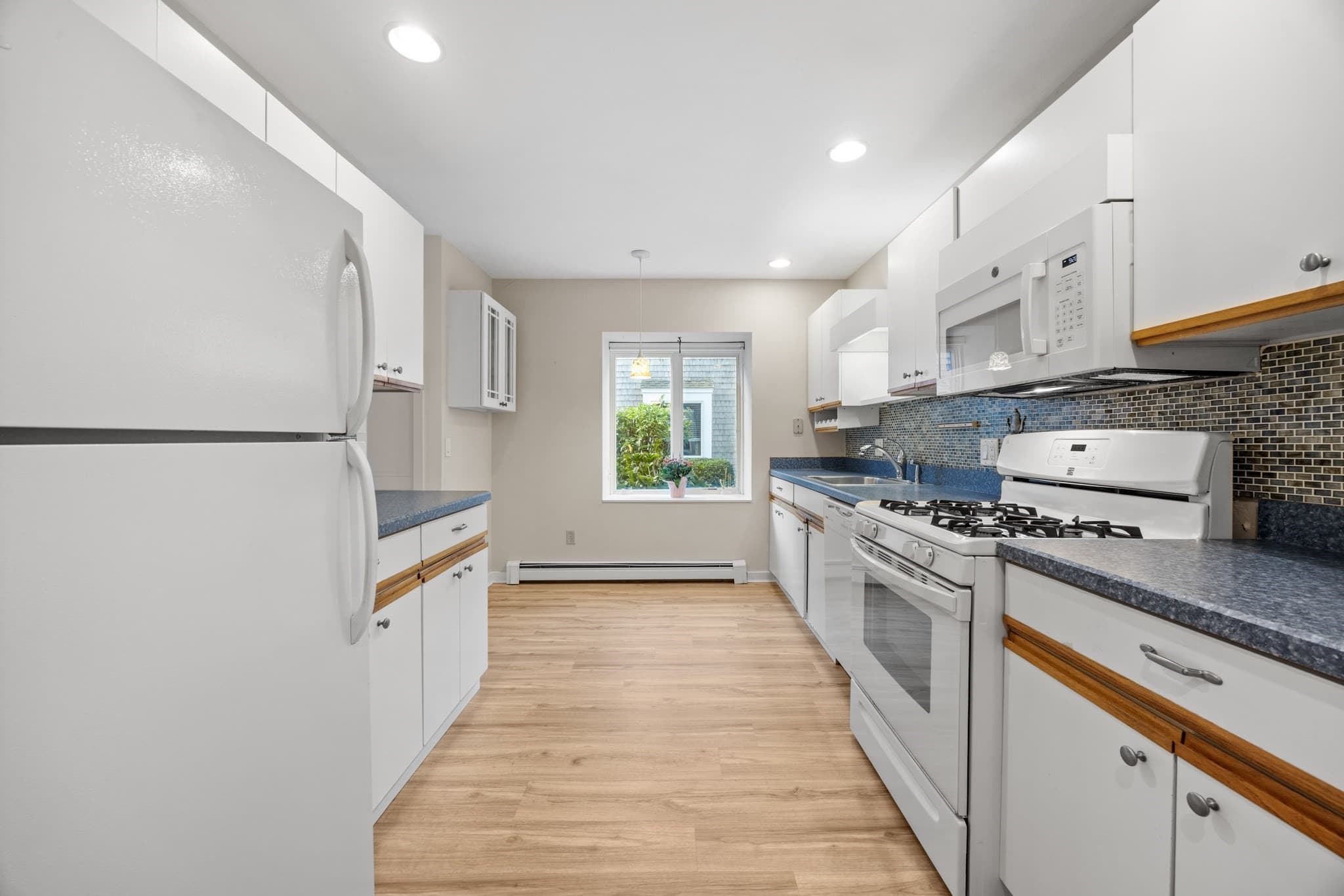 Condominium at 4 Apple Mew # 4, Sandwich MA 02563, Sandwich, photo 25 of 38