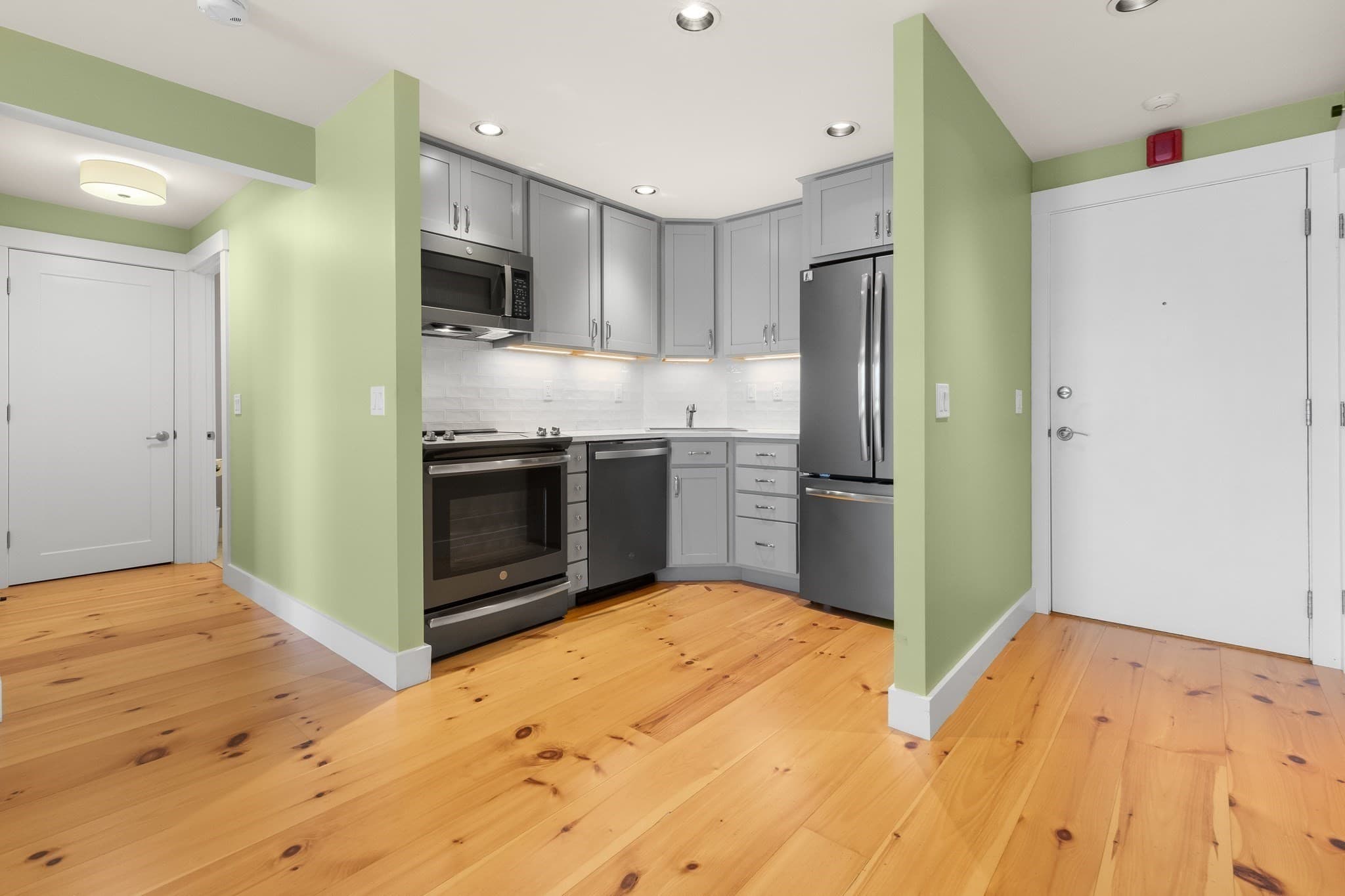 Condominium at 44 Lexington Ave # 37, Gloucester MA 01930, Gloucester, photo 5 of 25