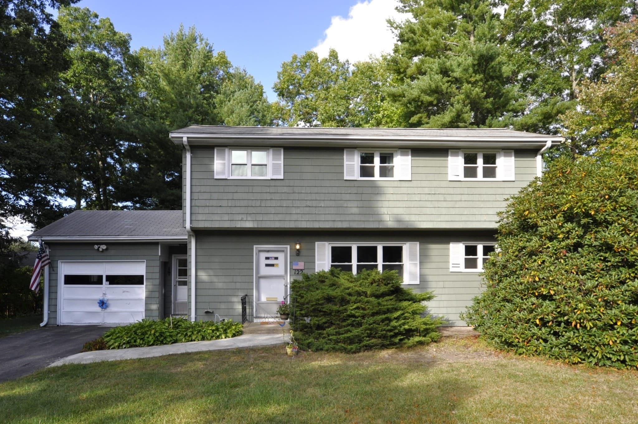 Single Family Residence at 122 Sunset Dr, Brockton MA 02301, Brockton, photo 2 of 23