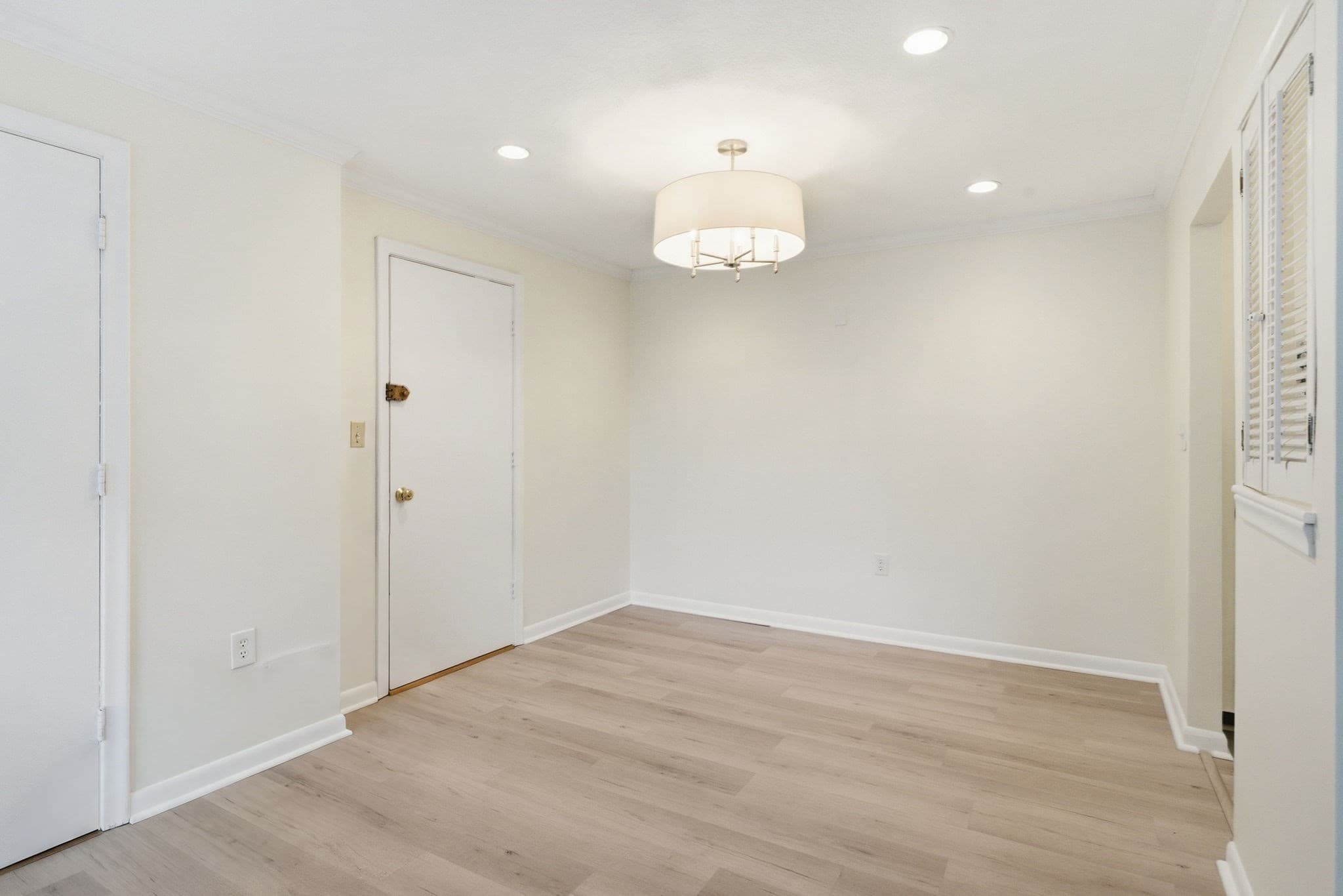 Condominium at 1323 Worcester Rd # E6, Framingham MA 01701, Framingham, photo 9 of 31