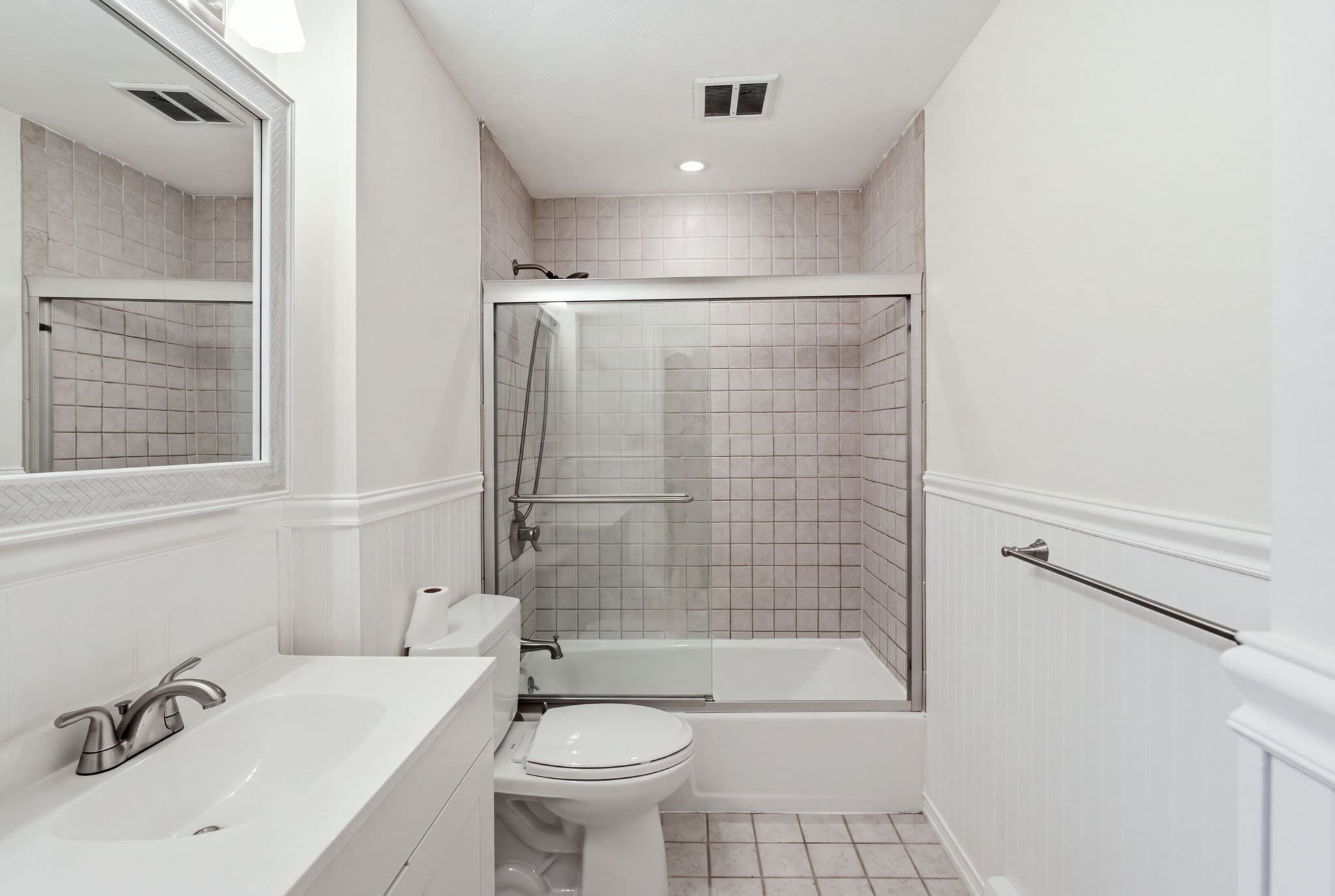 Condominium at 1323 Worcester Rd # E6, Framingham MA 01701, Framingham, photo 11 of 31