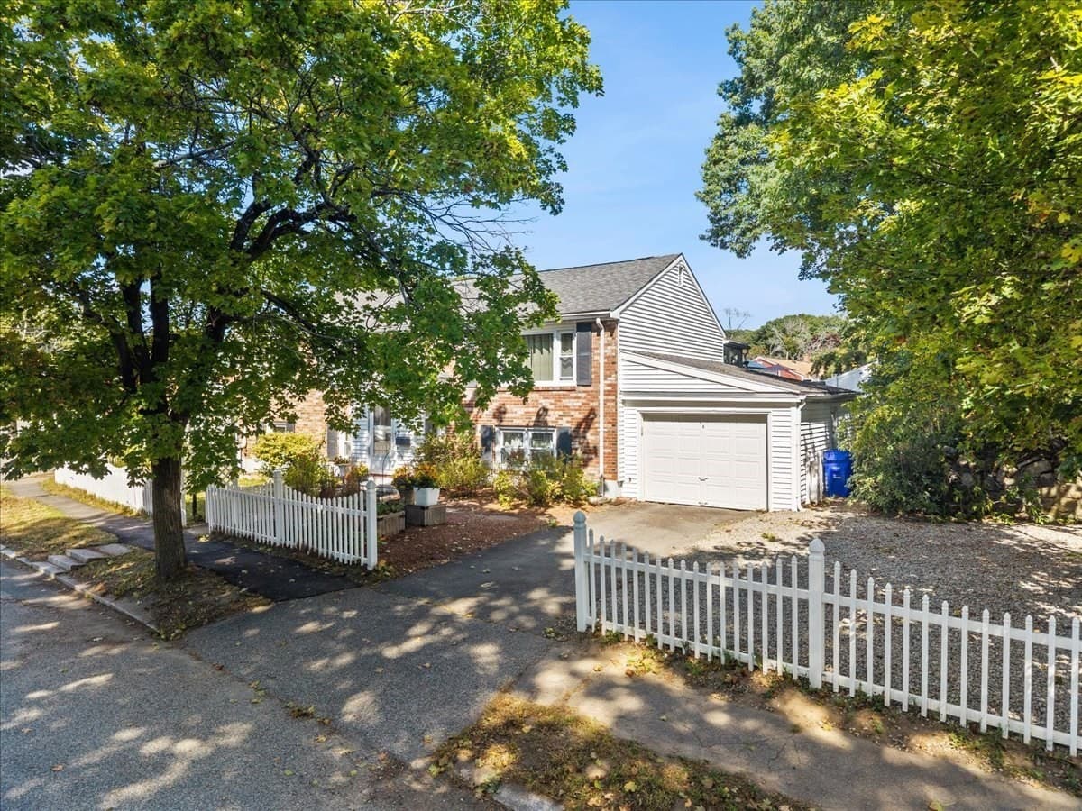 Single Family Residence at 116 Running Brook Rd., Boston MA 02132, Boston, photo 5 of 42