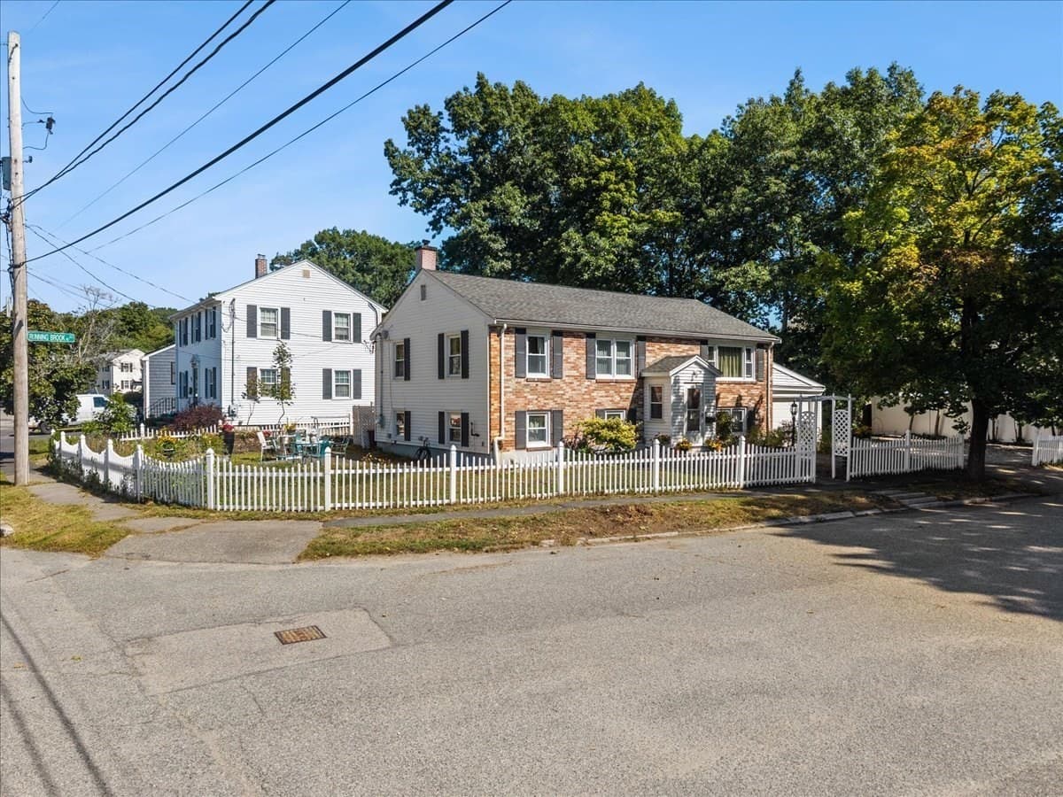 Single Family Residence at 116 Running Brook Rd., Boston MA 02132, Boston, photo 4 of 42