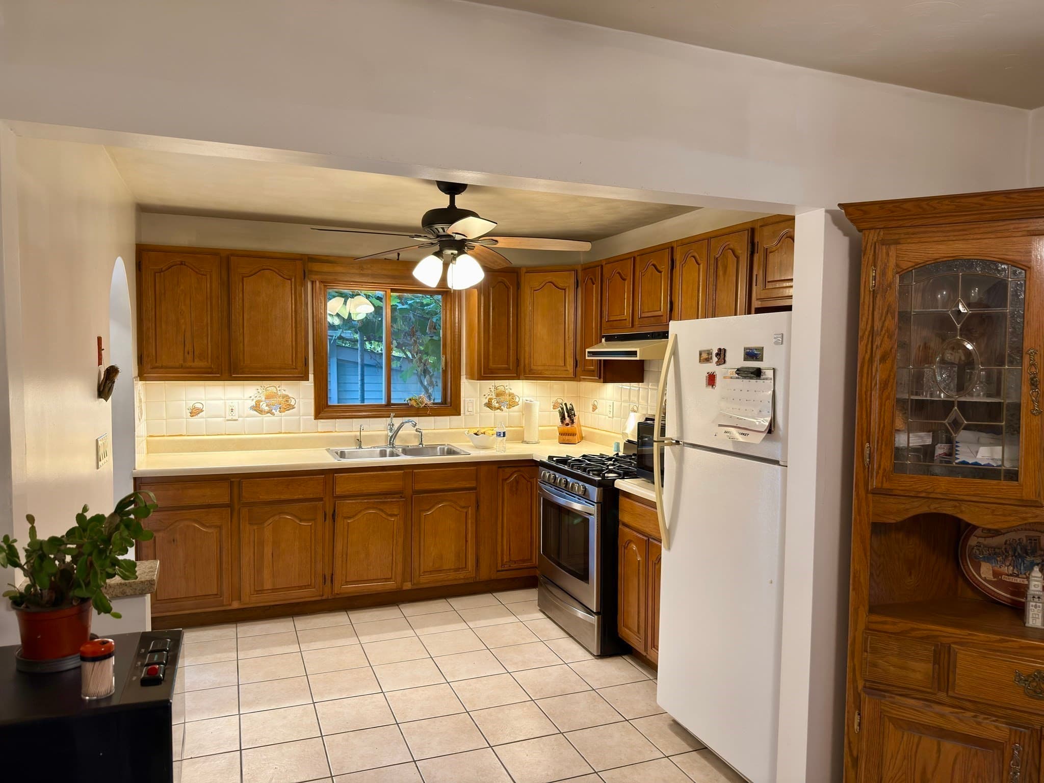 Single Family Residence at 285 Huttleston Ave, Fairhaven MA 02719, Fairhaven, photo 5 of 18