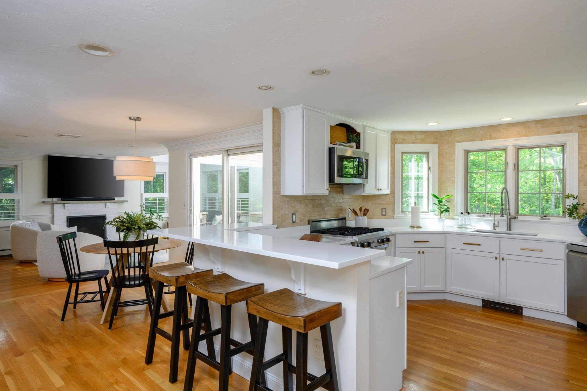 Single Family Residence at 37 Ward St, Hingham MA 02043, Hingham, photo 2 of 34