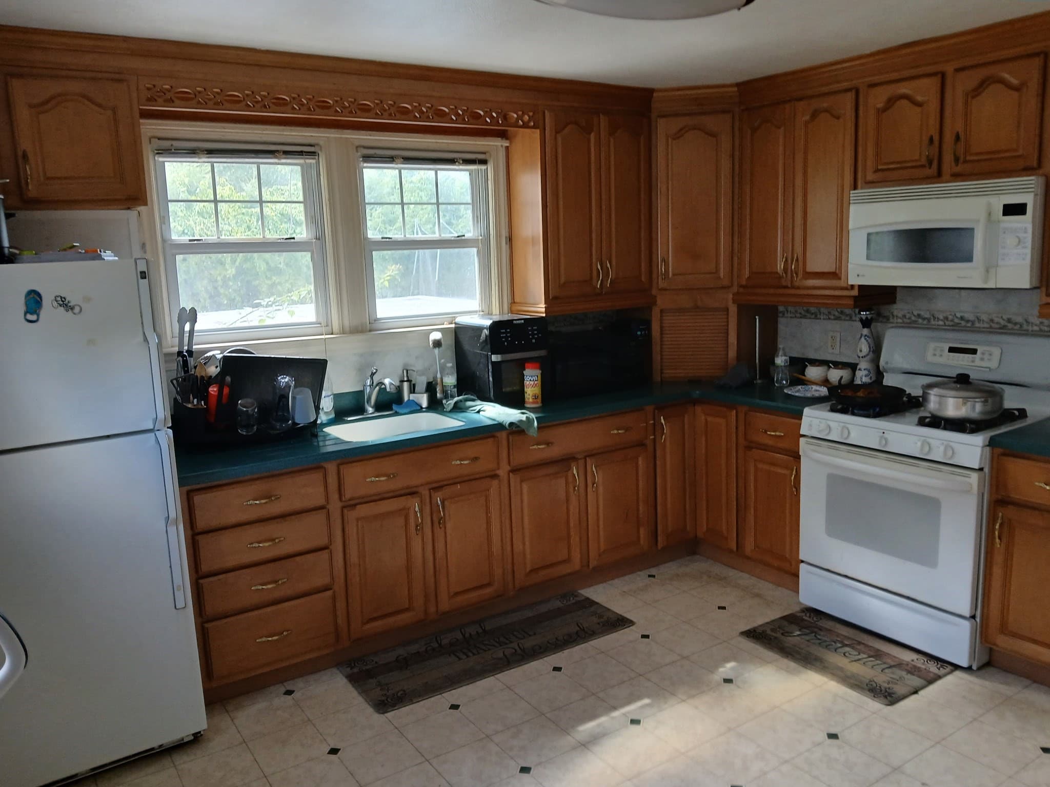 Single Family Residence at 223 East St, Springfield MA 01104, Springfield, photo 3 of 8