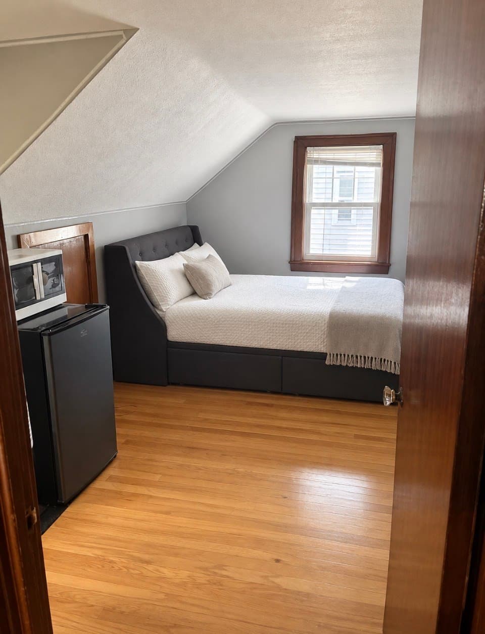 Single Family Residence at 223 East St, Springfield MA 01104, photo 11 of 14