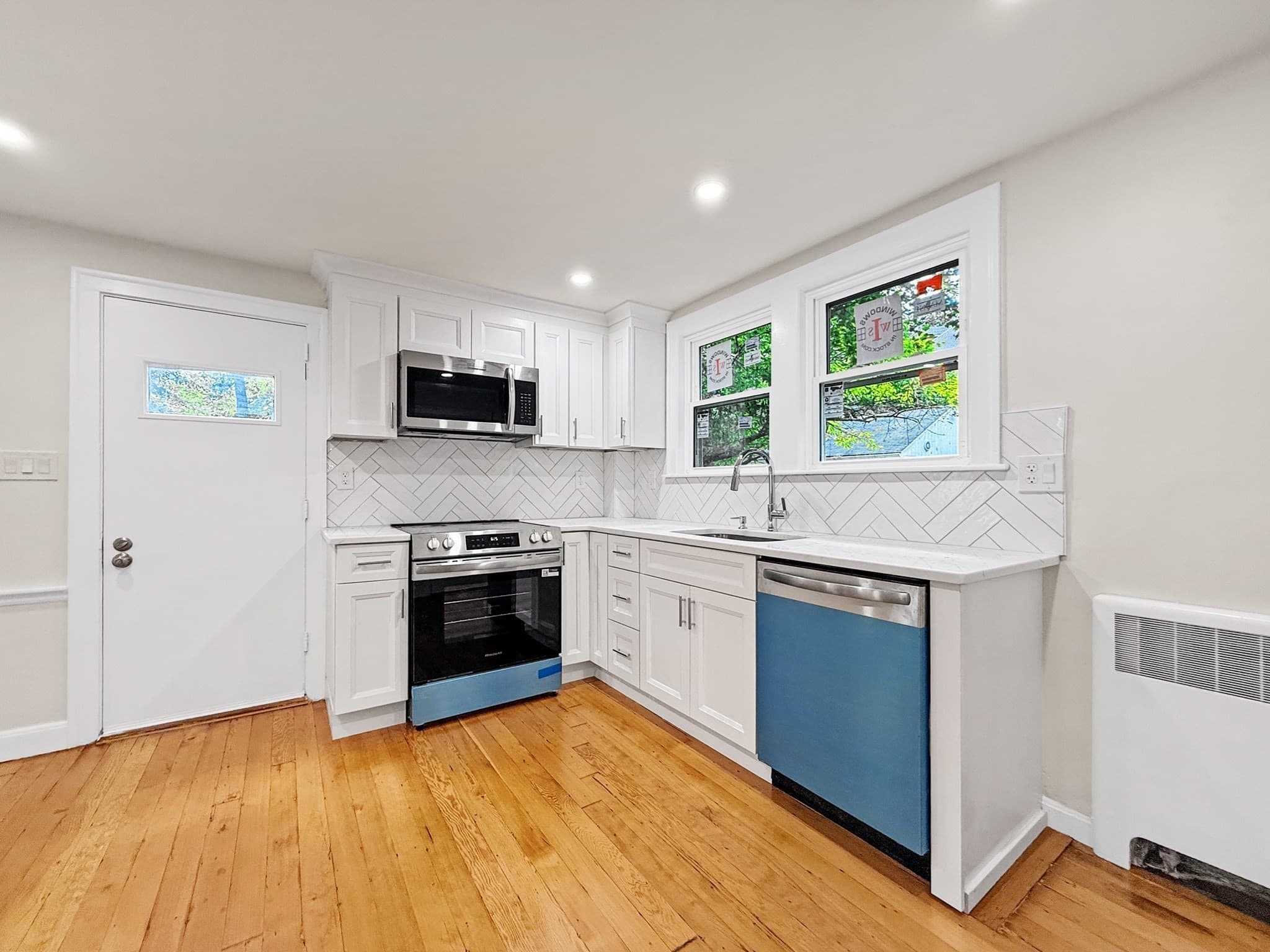 Single Family Residence at 32 Grant Rd, Lynn MA 01904, Lynn, photo 6 of 38