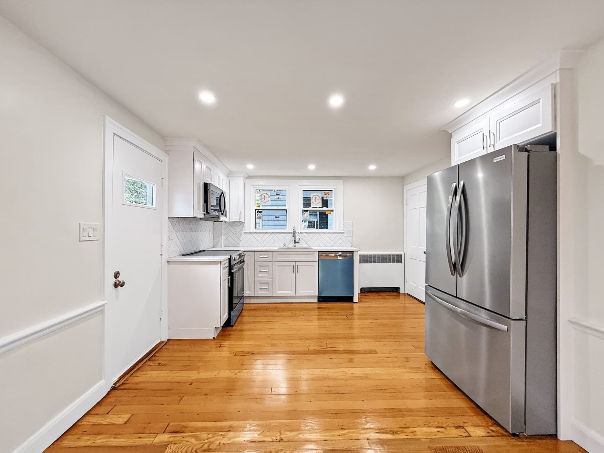 Single Family Residence at 32 Grant Rd, Lynn MA 01904, Lynn, photo 7 of 38