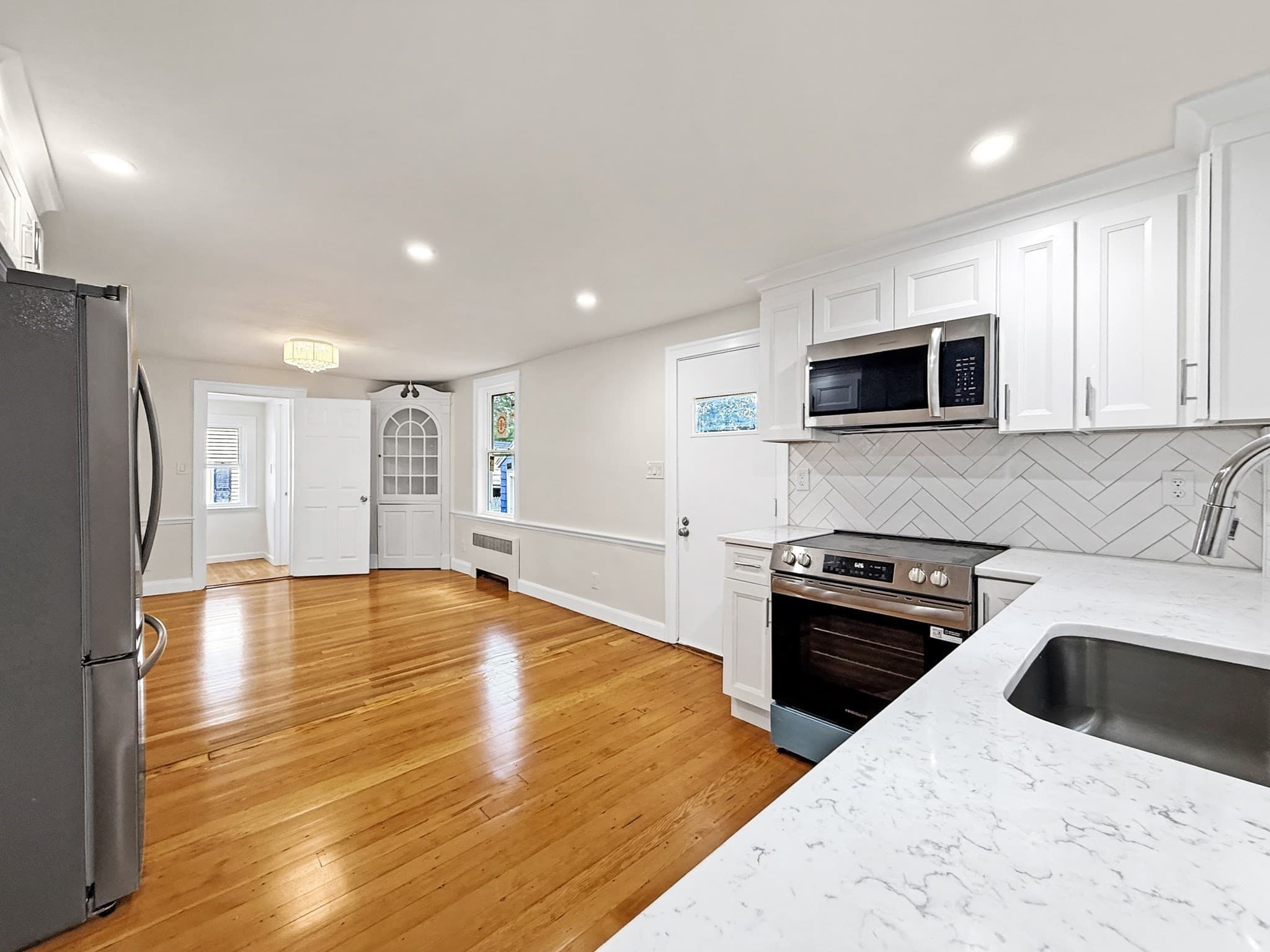 Single Family Residence at 32 Grant Rd, Lynn MA 01904, Lynn, photo 5 of 38