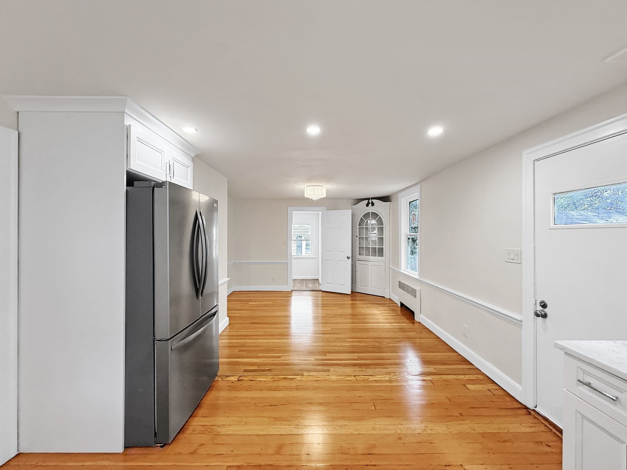 Single Family Residence at 32 Grant Rd, Lynn MA 01904, Lynn, photo 8 of 38