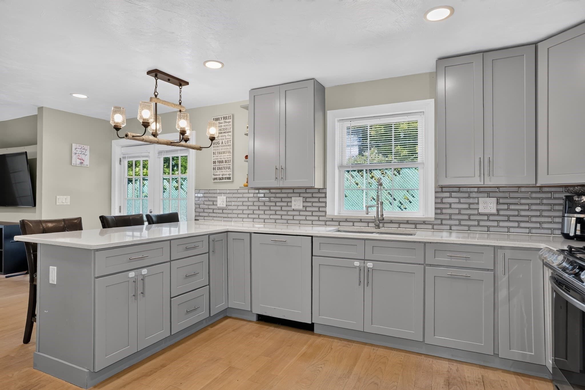 Single Family Residence at 71 River St, Leominster MA 01453, Leominster, photo 7 of 34
