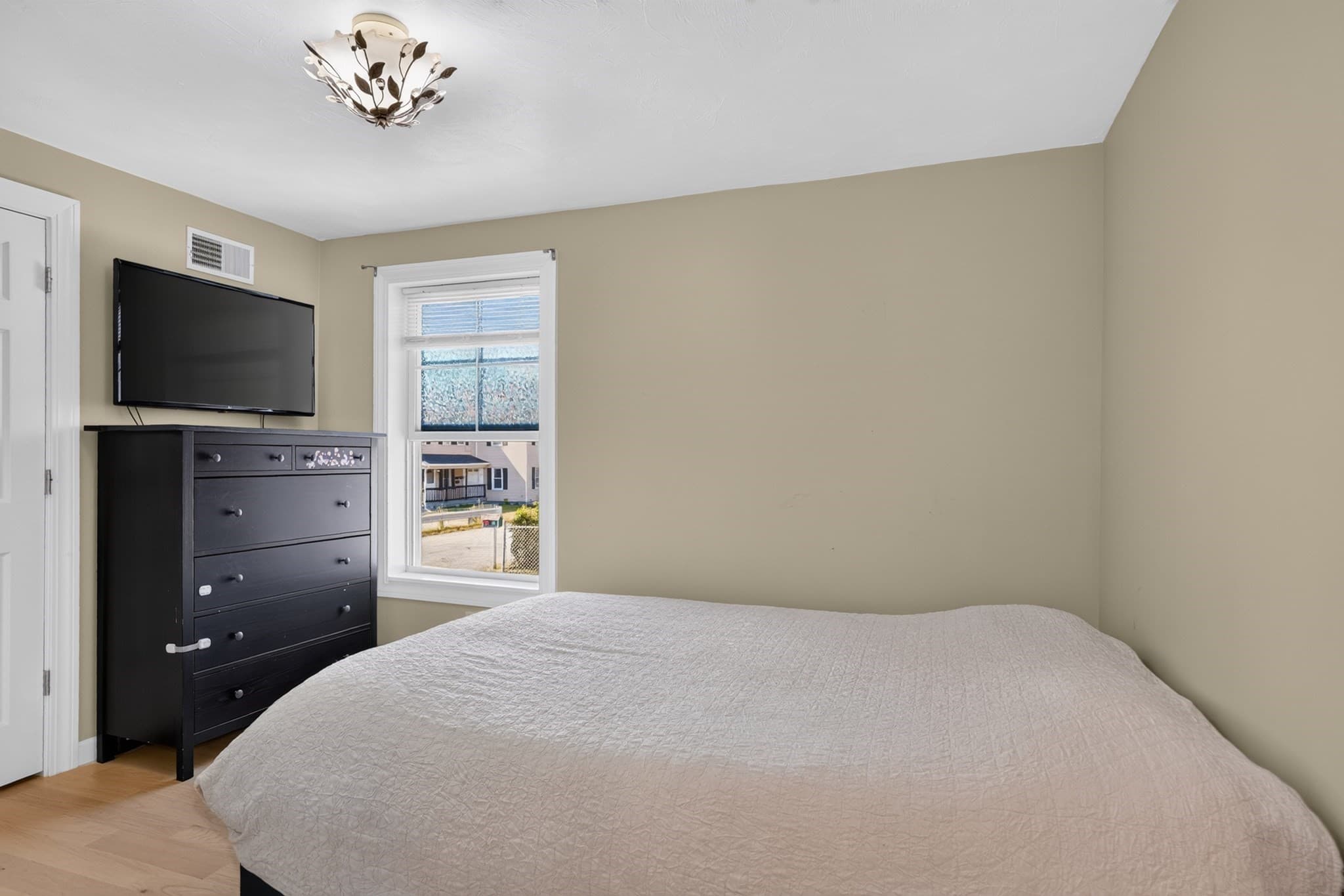 Single Family Residence at 71 River St, Leominster MA 01453, Leominster, photo 11 of 34