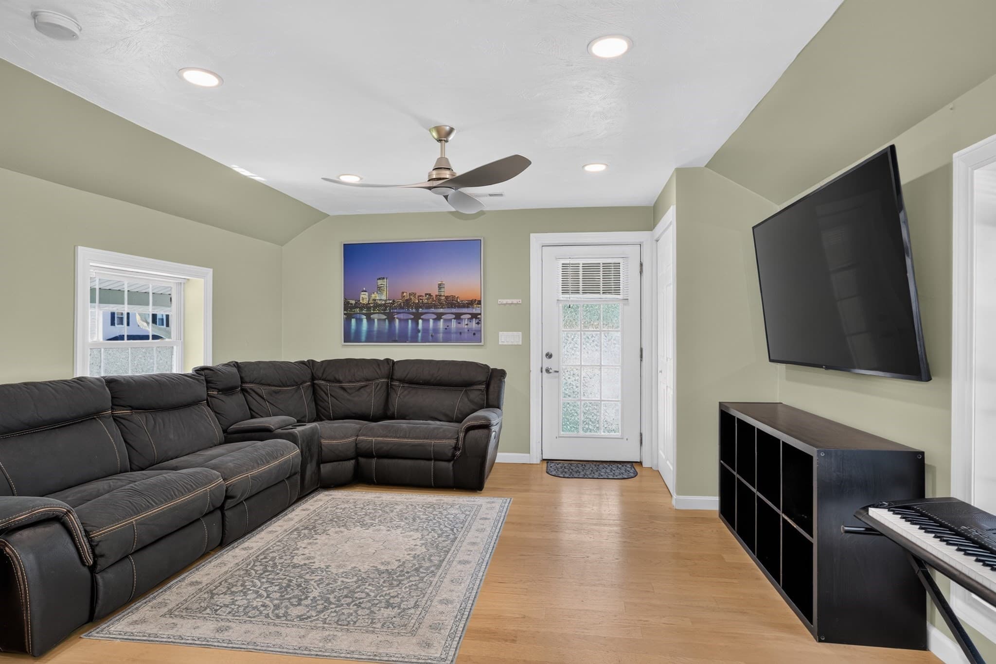 Single Family Residence at 71 River St, Leominster MA 01453, Leominster, photo 4 of 34