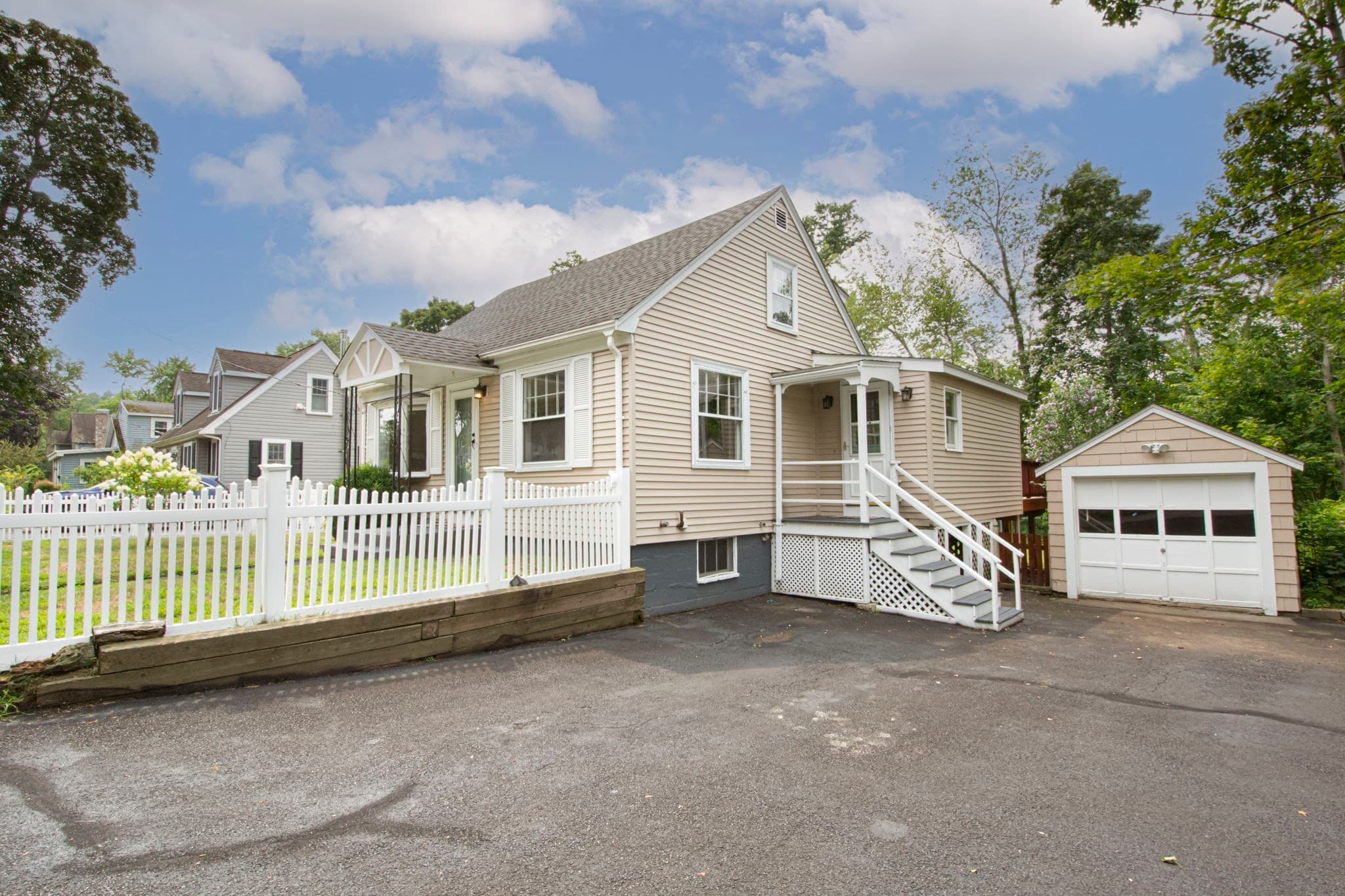 Single Family Residence at 13 Brook Street, Reading MA 01867, Reading, photo 4 of 42