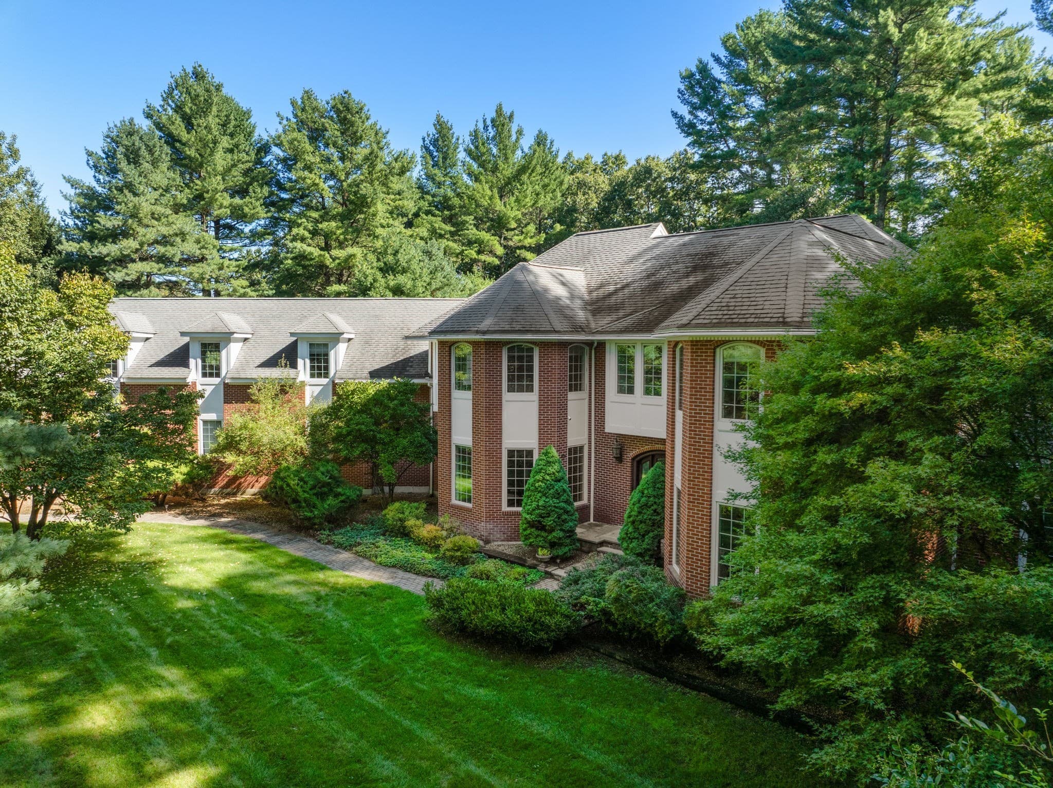 24 Davis Rd, Carlisle MA 01741