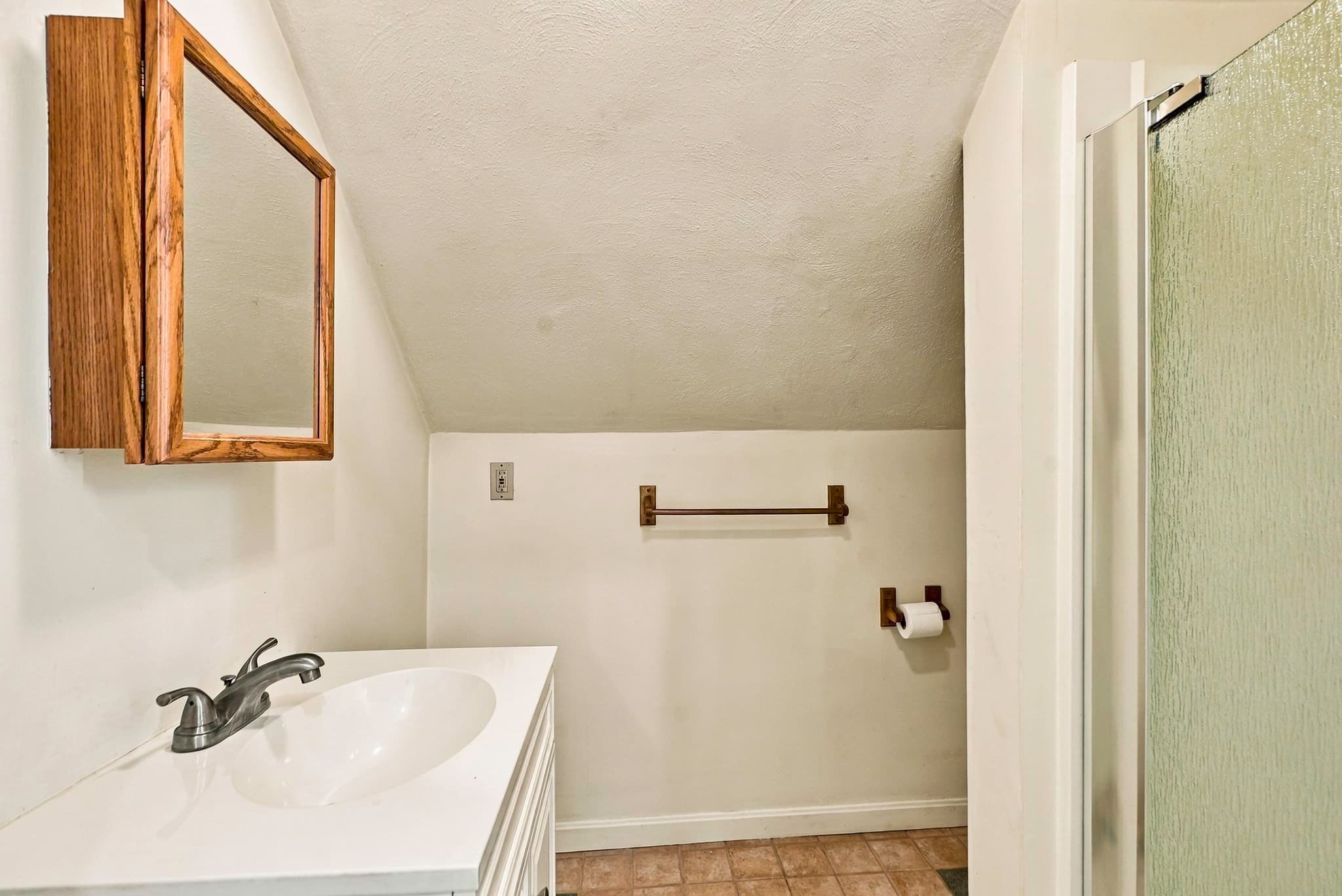 Single Family Residence at 15 North St, Upton MA 01568, Upton, photo 26 of 37
