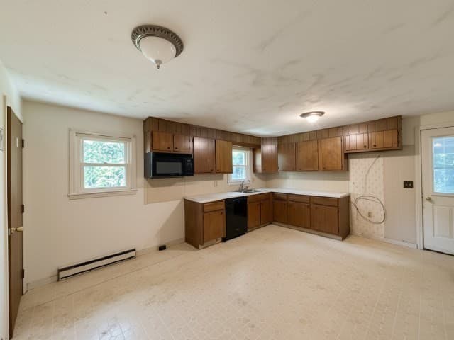 Single Family Residence at 178 N Main St, Templeton MA 01438, Templeton, photo 3 of 25