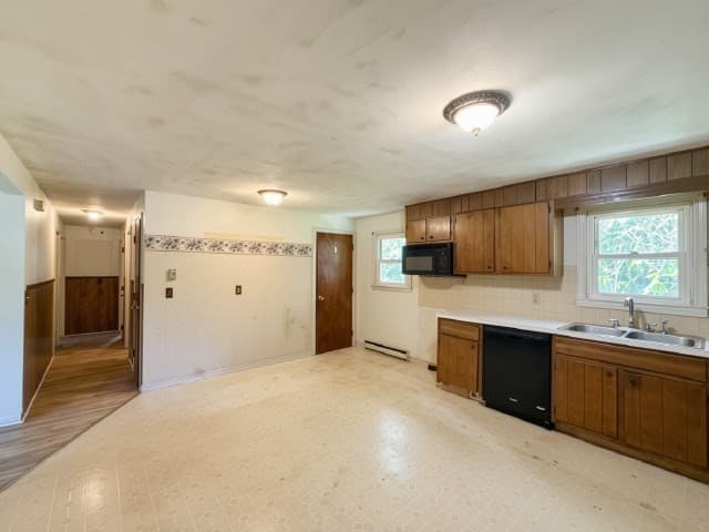 Single Family Residence at 178 N Main St, Templeton MA 01438, Templeton, photo 4 of 25