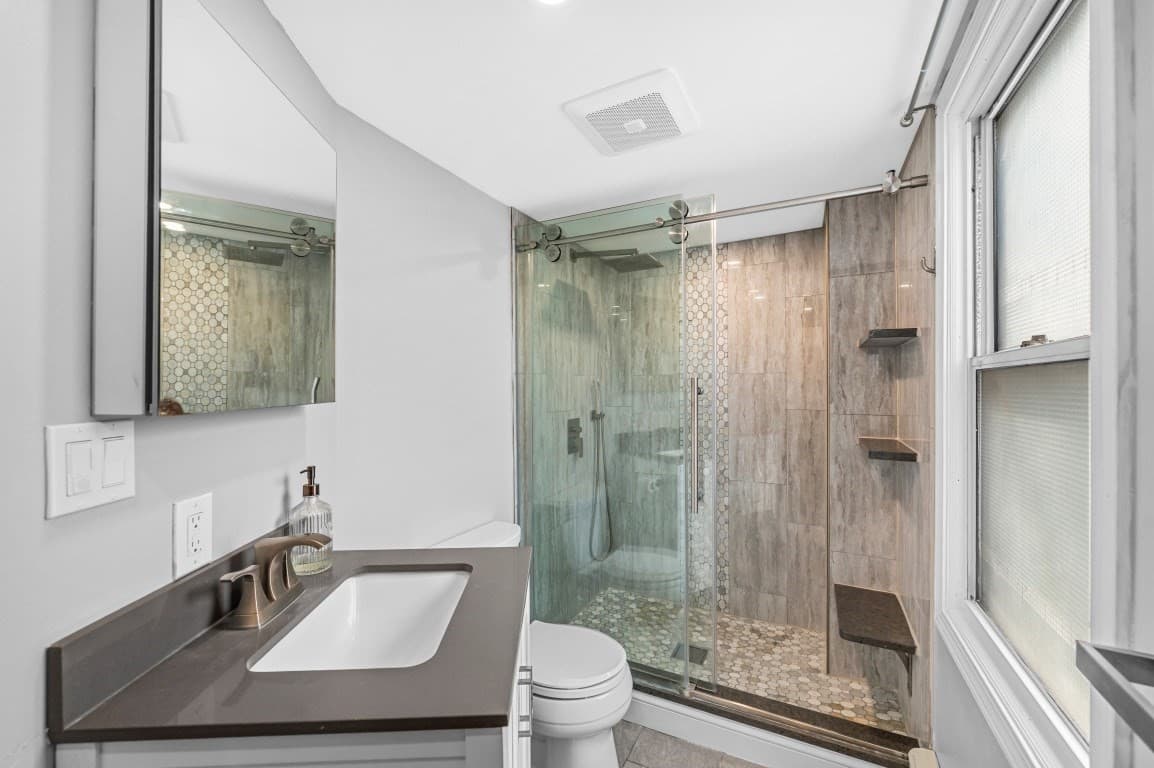 Single Family Residence at 19 Richmond St, Boston MA 02124, Boston, photo 7 of 32