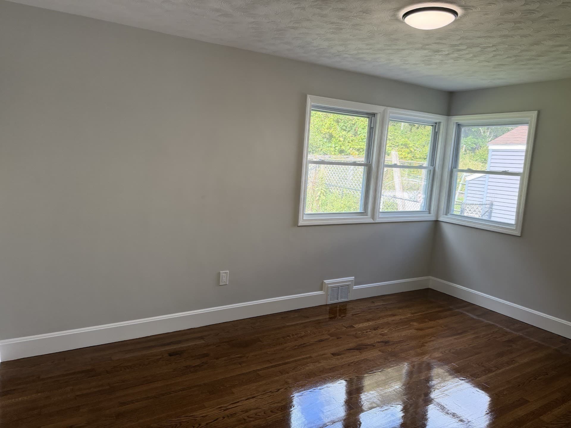 Single Family Residence at 432 Mower St, Worcester MA 01602, Worcester, photo 12 of 24