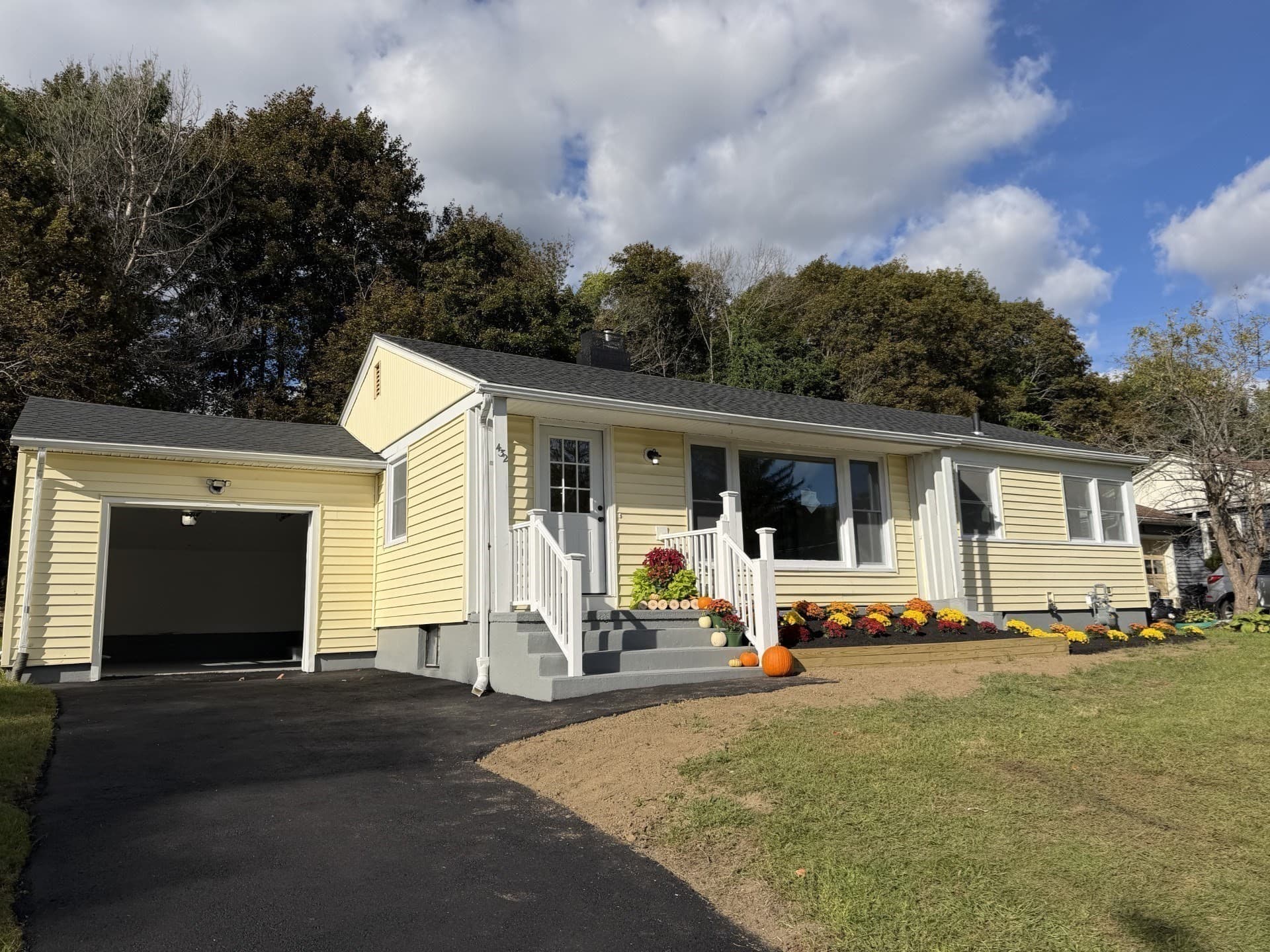 Single Family Residence at 432 Mower St, Worcester MA 01602, Worcester, photo 4 of 24