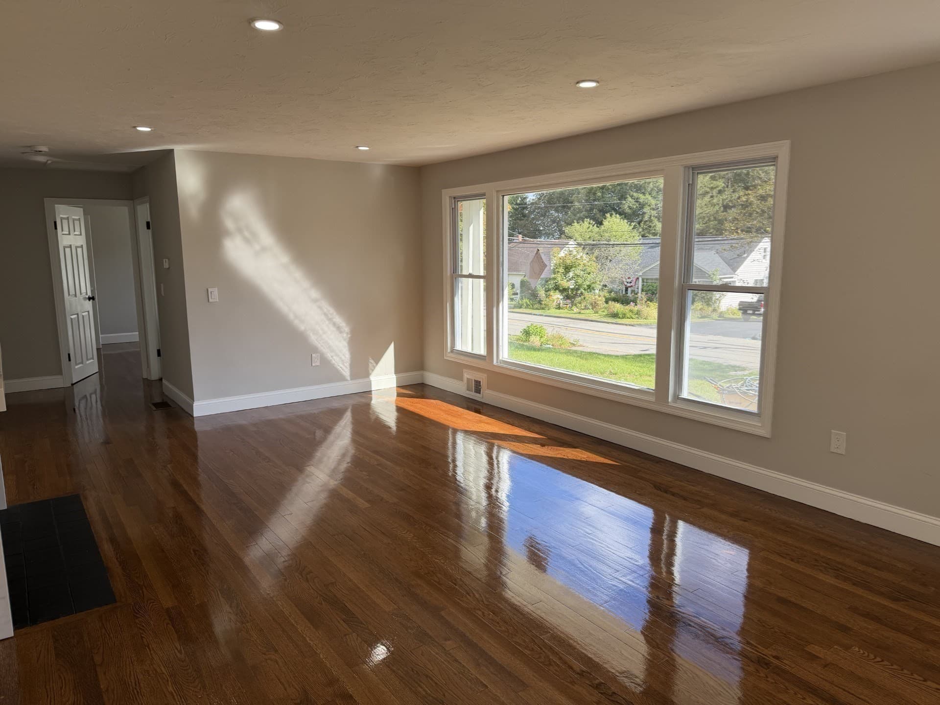 Single Family Residence at 432 Mower St, Worcester MA 01602, Worcester, photo 8 of 24
